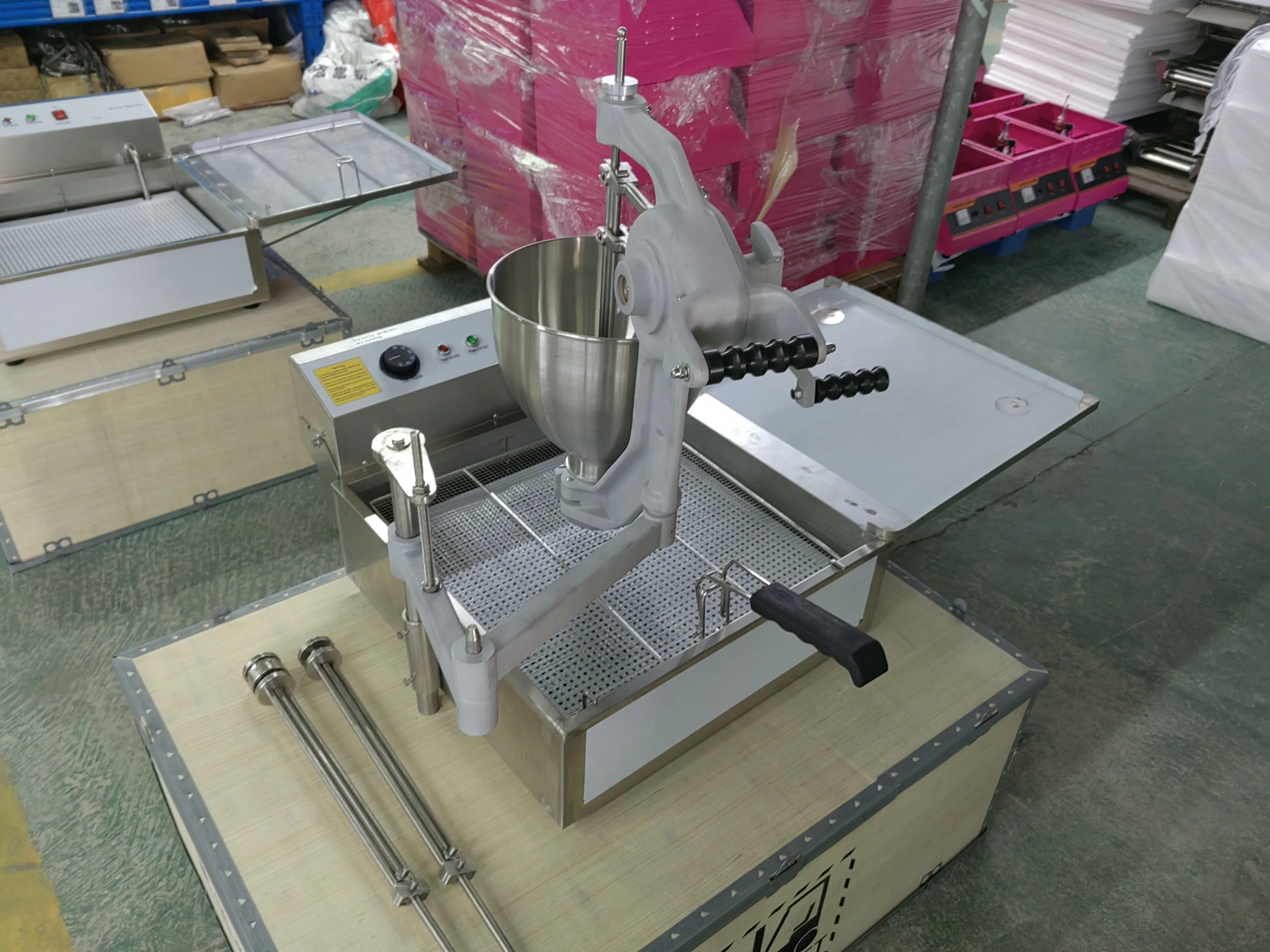 Customized Size Easy To Move Sweet Donut Making Machine For Sweet Donut Processing Production Lines