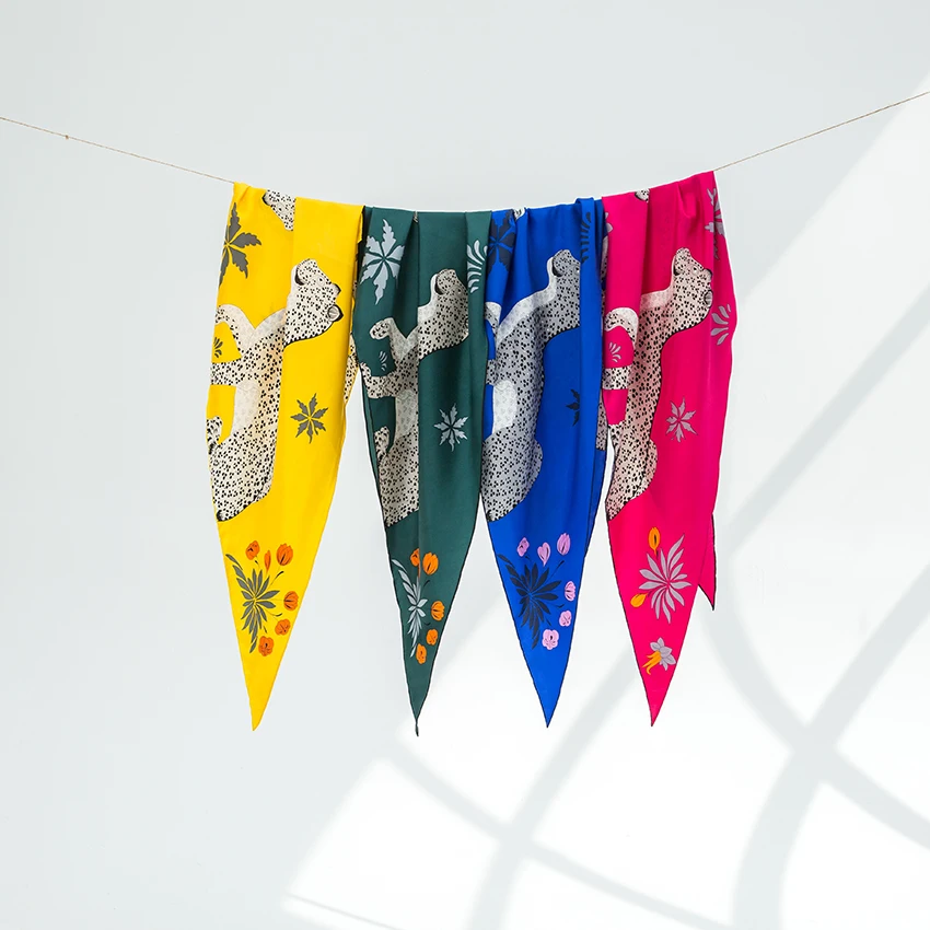 Premium Quality Made in Hangzhou 90x90cm custom twill Silk square scarf  classic carre