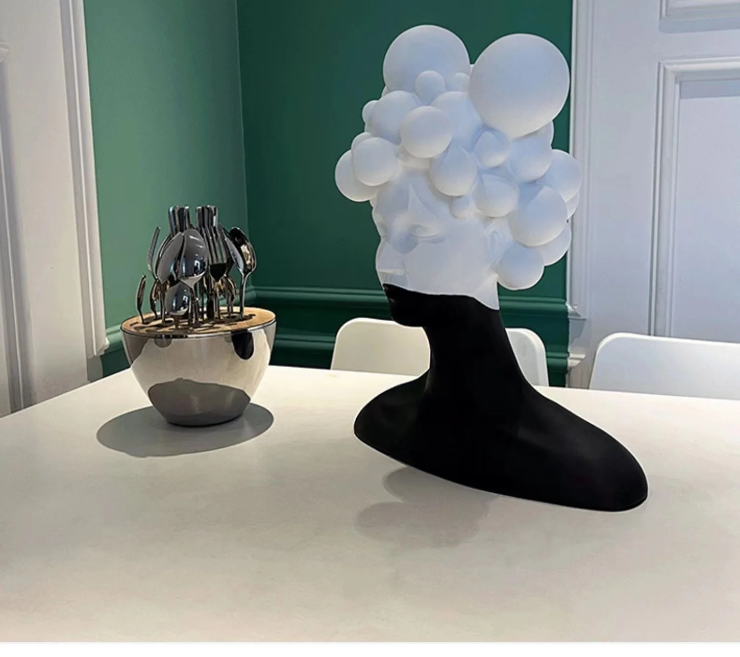 morden Abstract Black and White female character torso sculpture with bubble Head Statue resin lady Mold figure table decoration