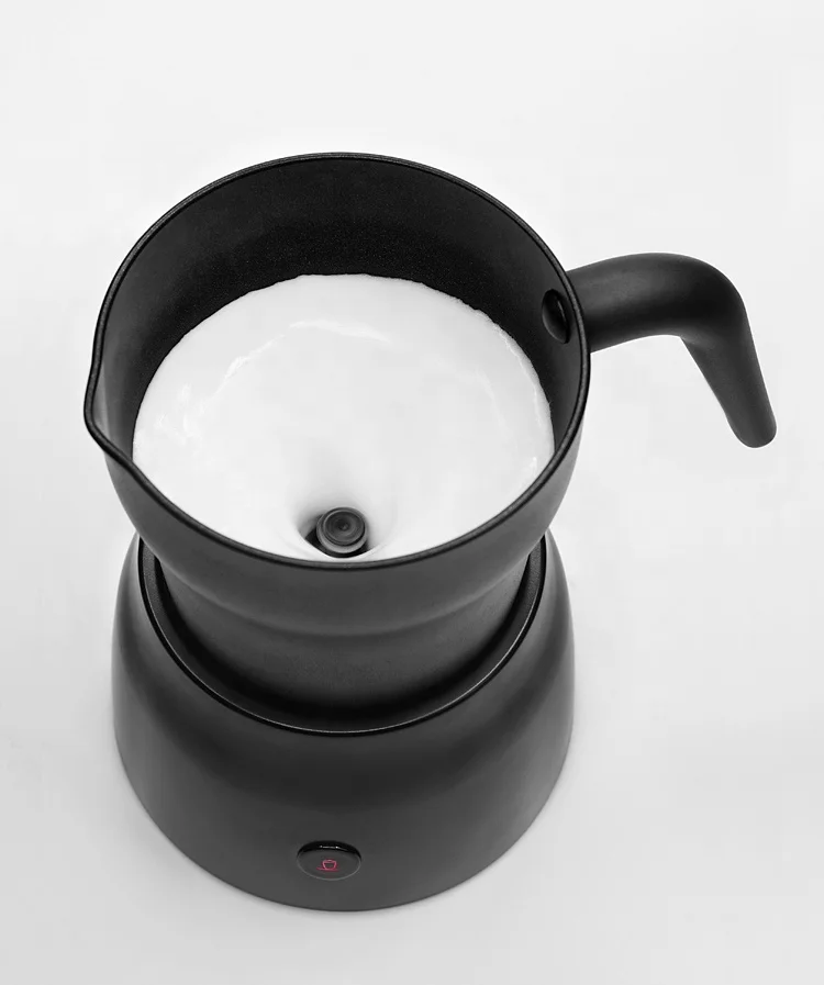 Горячий шоколад с молочным пенообразователем