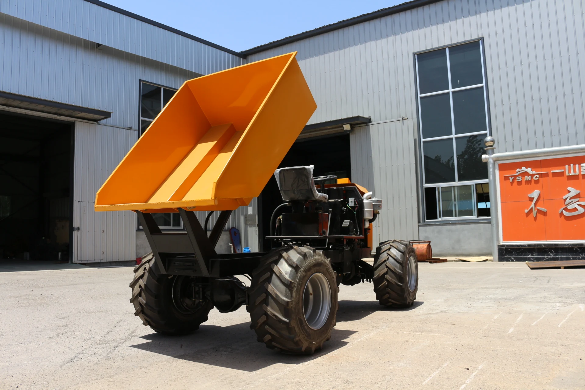 Palm Oil Harvesting Hot sale 1ton 4WD Mini tractor site dumper zy100 manufacturer dump tractor for collecting oil palm fruit