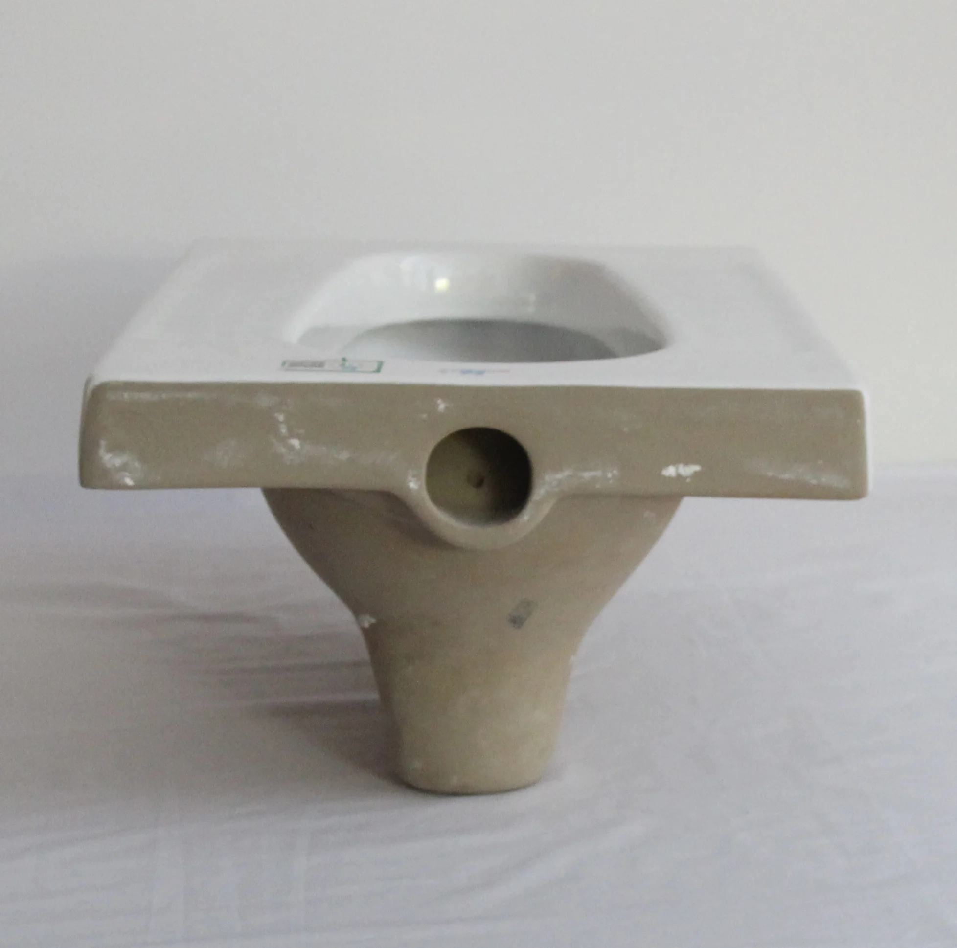 Easy Clean Install Factory Price Ceramic Bathroom Squatting WC Pan Saving