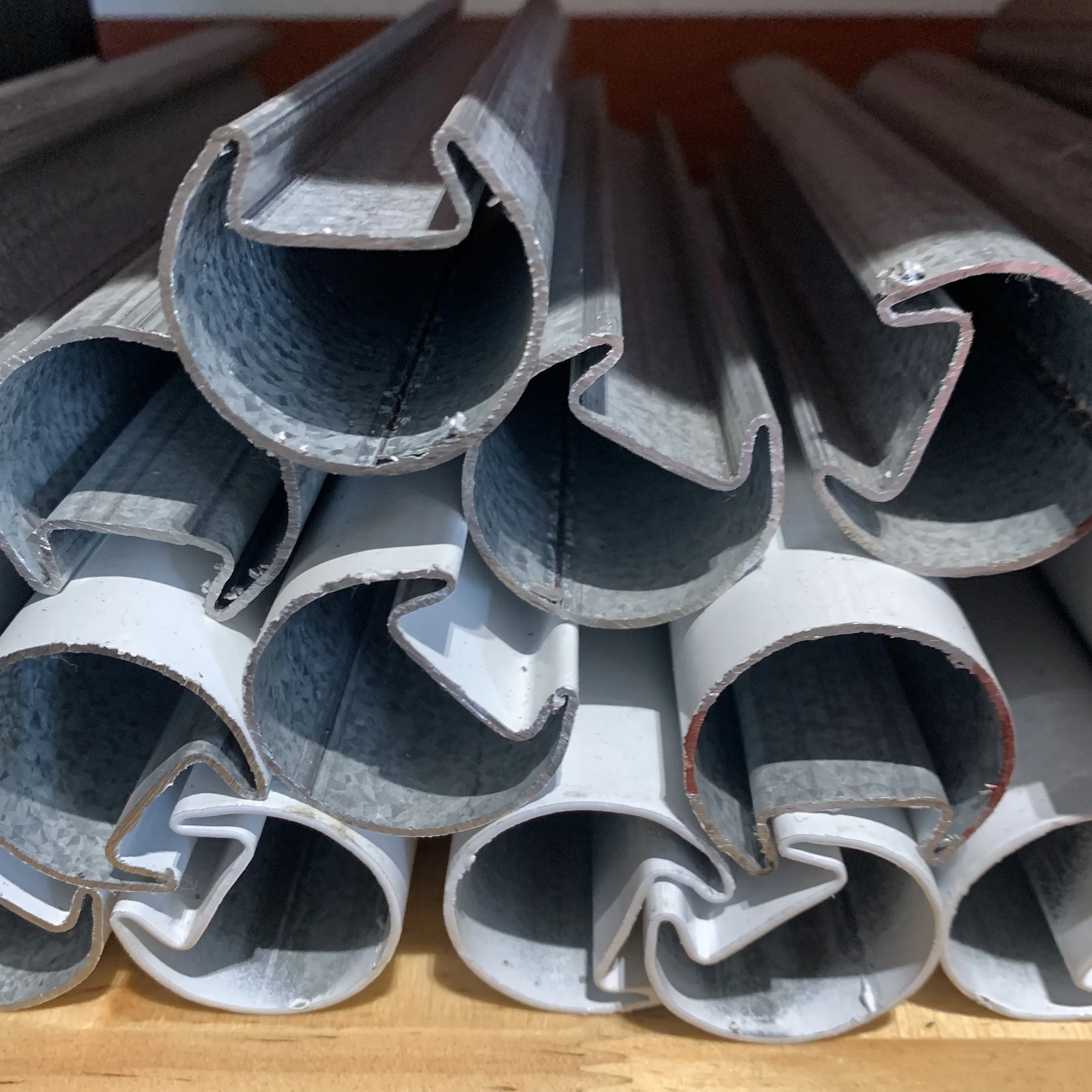 MYXL Hot Dip Galvanized Lock Channel and Zigzag for Fixing Film