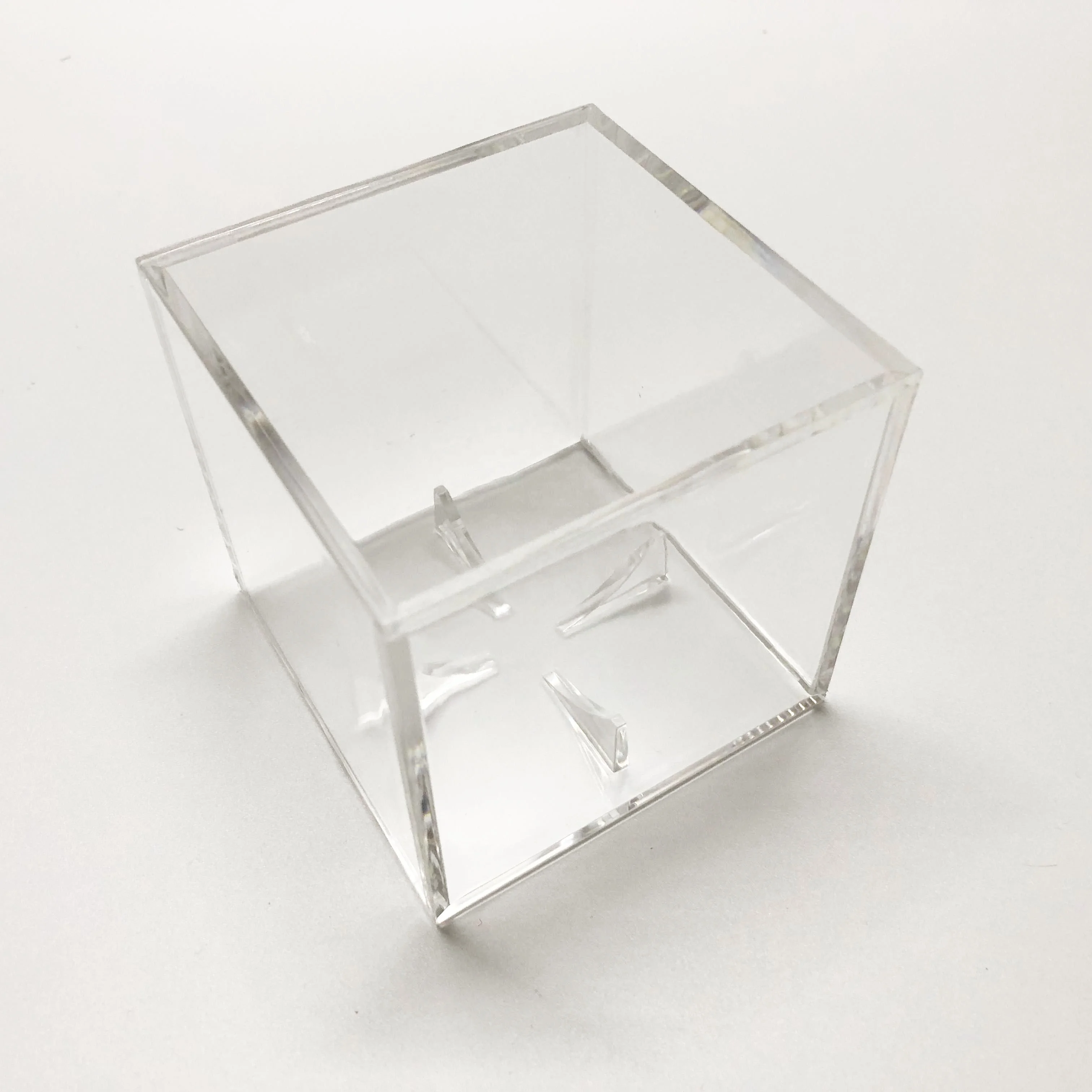 Wholesale Cube Clear Acrylic UV Protected Baseball Display Case Box