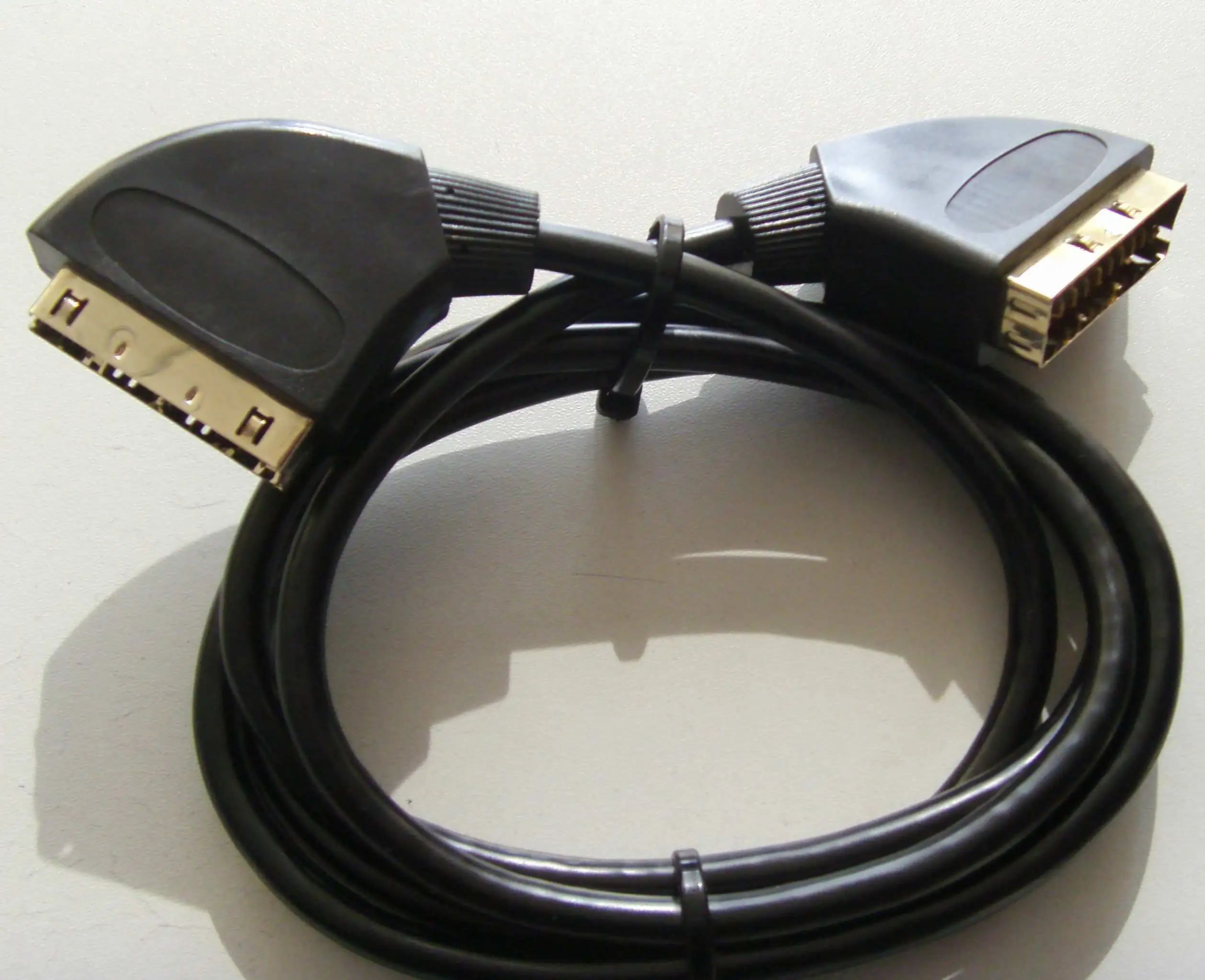moulded scart cable 1 .JPG