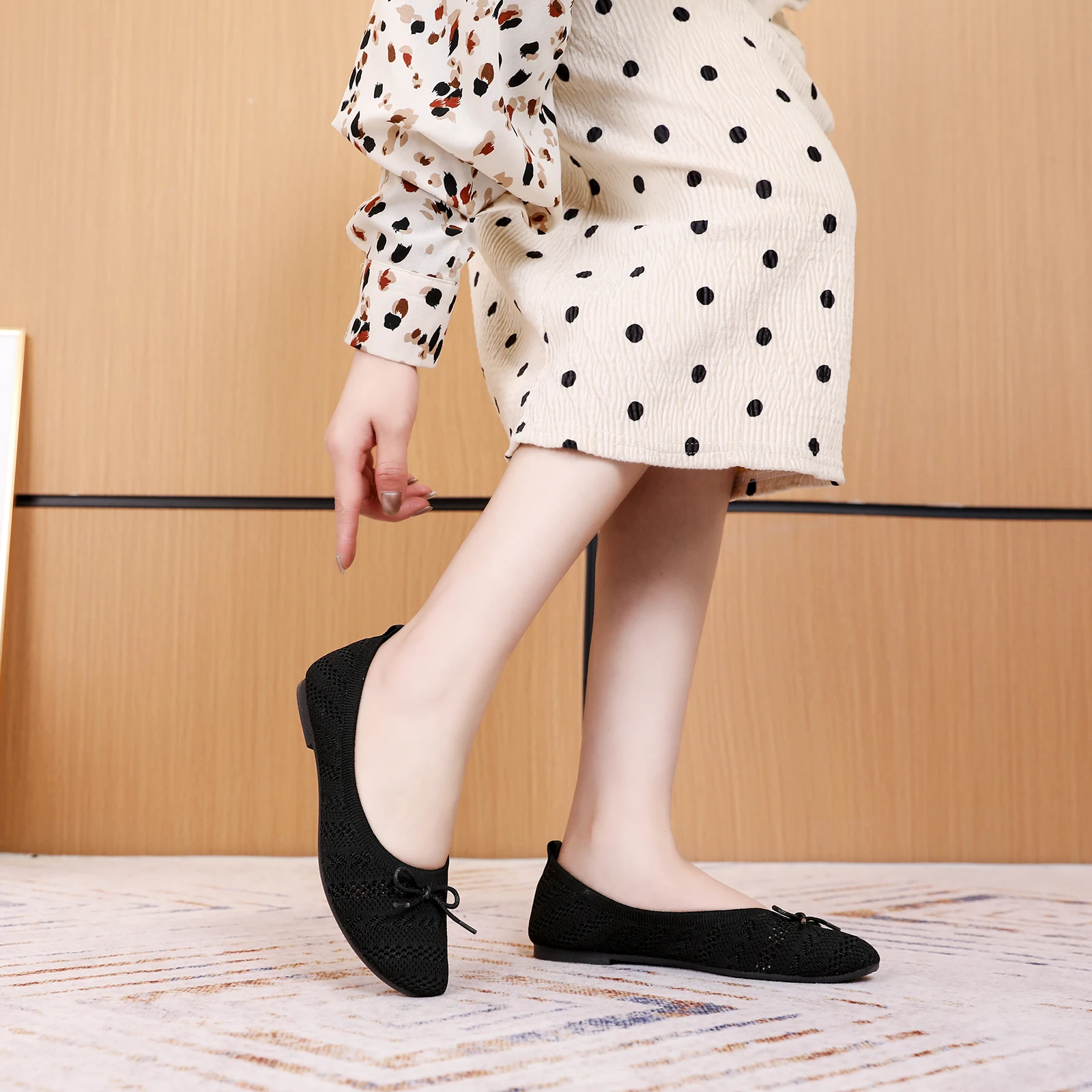 Wholesale Custom Multicolor Breathable Lightweight Comfortable Rubber Solewomen Office Shoes Knit Flats Shoes Ladies