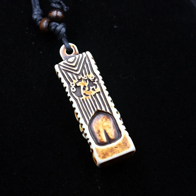 2024 Vintage Tiki Statue Pendant Necklace Acrylic Wood Bead Necklace Wax Rope Leather Necklace Jewelry for Boys Men