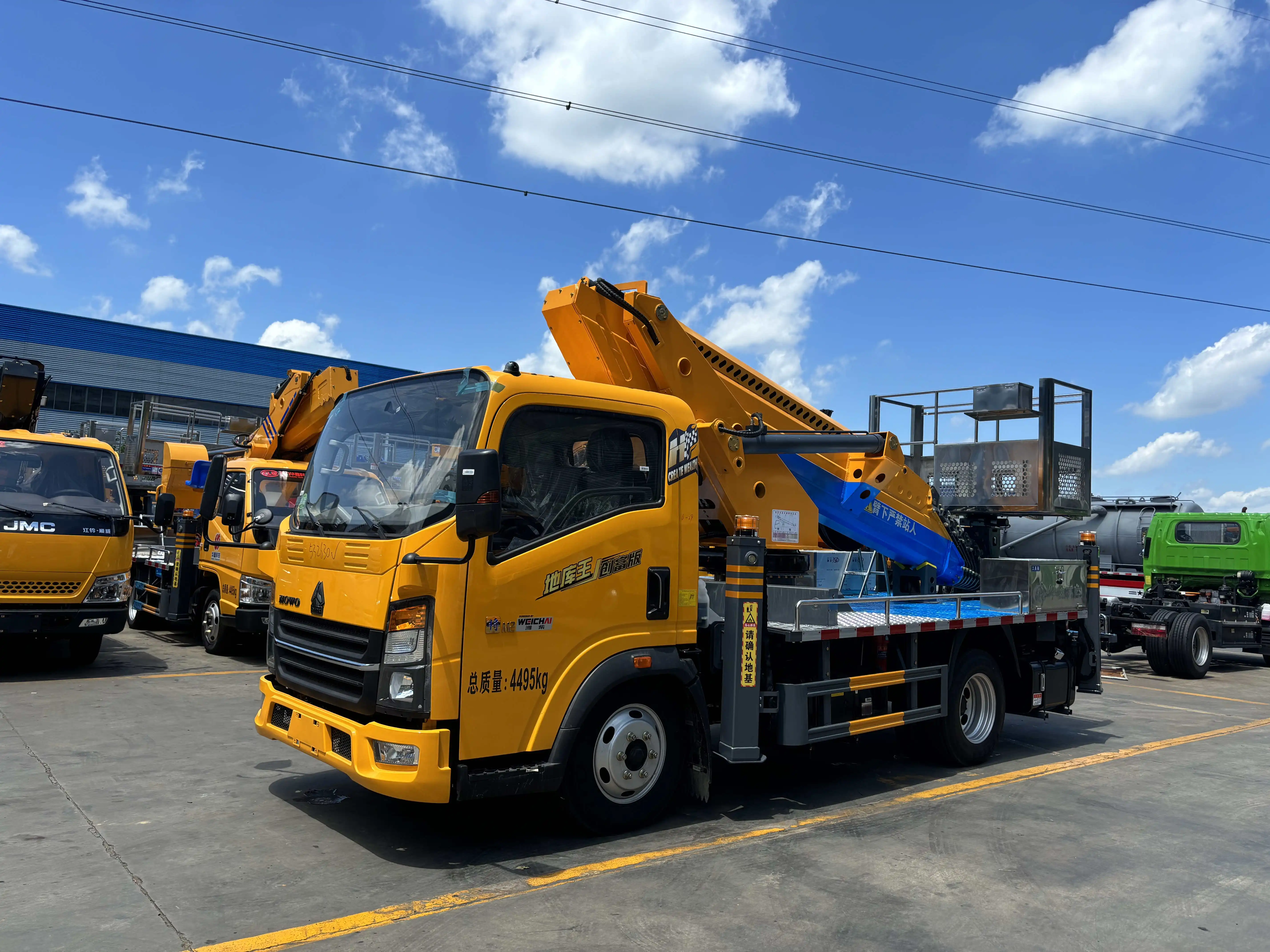 28m manned aerial vehicle support customized aerial construction lift truck heavy truck HOWO