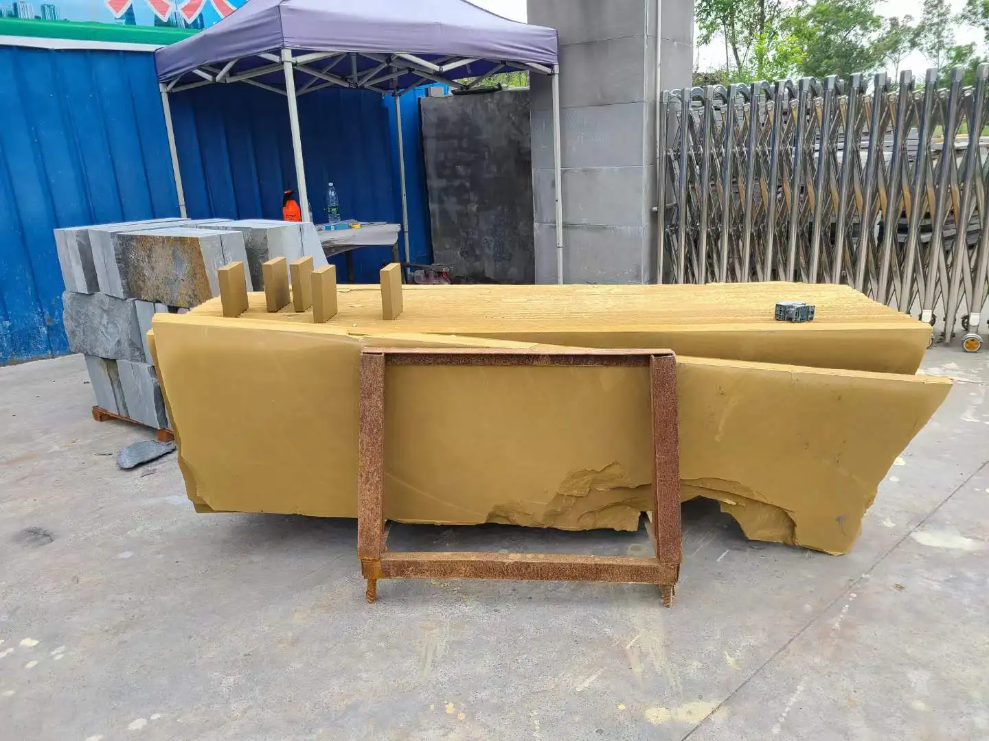 Sichuan Natural Golden Yellow Sandstone Cut To Size 60X60 Landscaping Paving Stone External Flooring Tiles