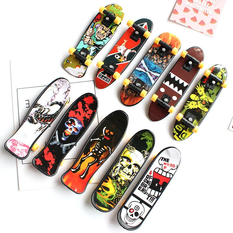 2022 Wholesale Kids Gift Classical Mini Fingerboard Finger Toys Finger Skateboards Sports Scooter Toy