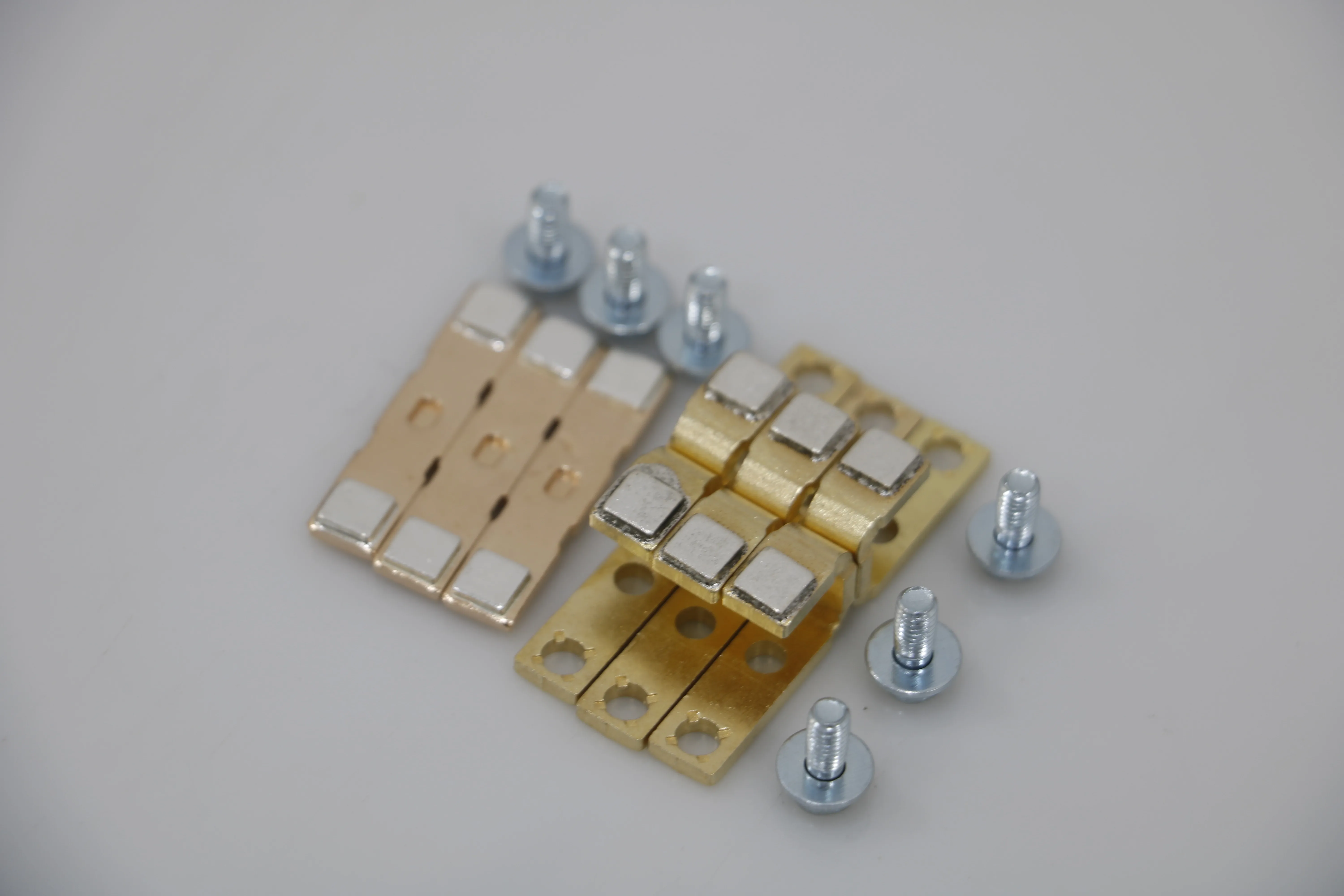 Siemens AC/DC contactors 3RT1044/1045/3RT5044/5035/5045 Accessories contactor contacts are suitable for 3RT10/3RT5 series.