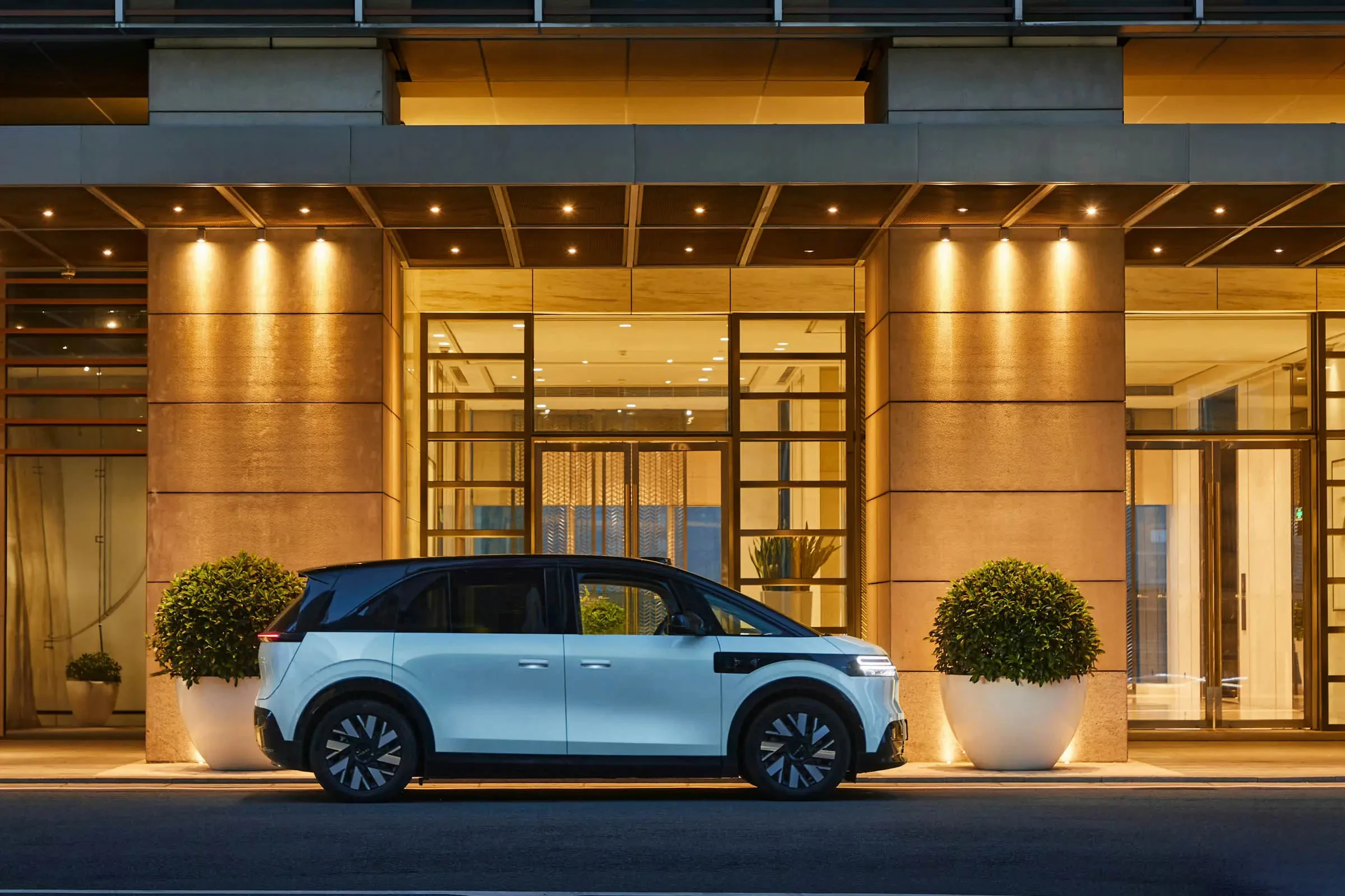 2025 Best-selling brands Zeekr MIX Long Endurance in stock New Energe Vehicle