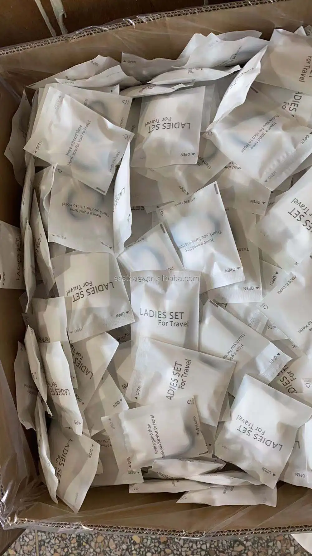 custom Disposable 3-5star Hotel Room supplies  room set lady set