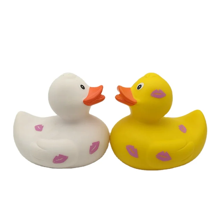 Новый дизайн Белый поцелуй Утка Игрушки для ванны пластиковые игрушки ванной комнаты ребенка