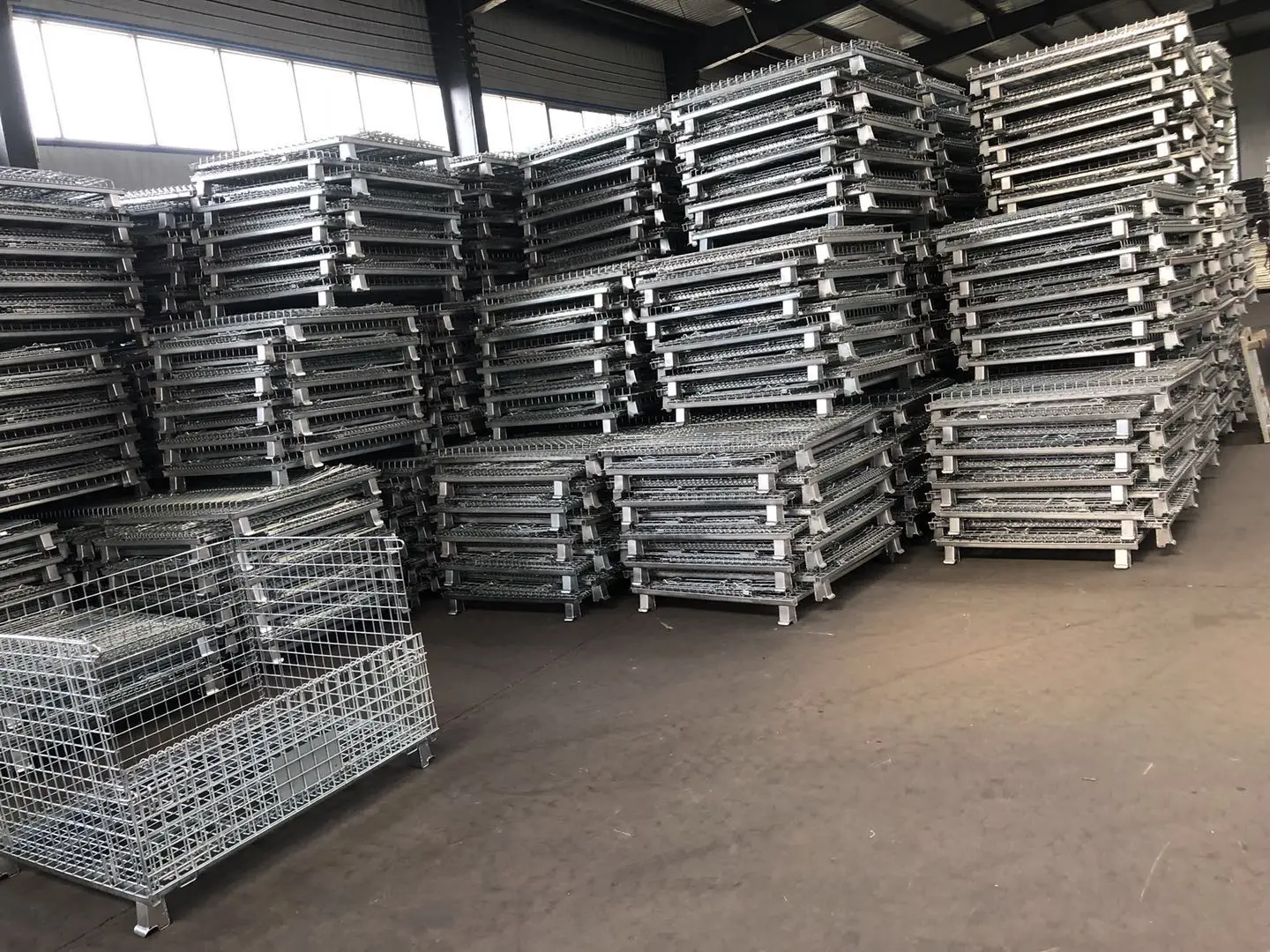 Heavy Duty Stackable Collapsible Steel Folding Warehouse Metal Wire Mesh Pallet Cage