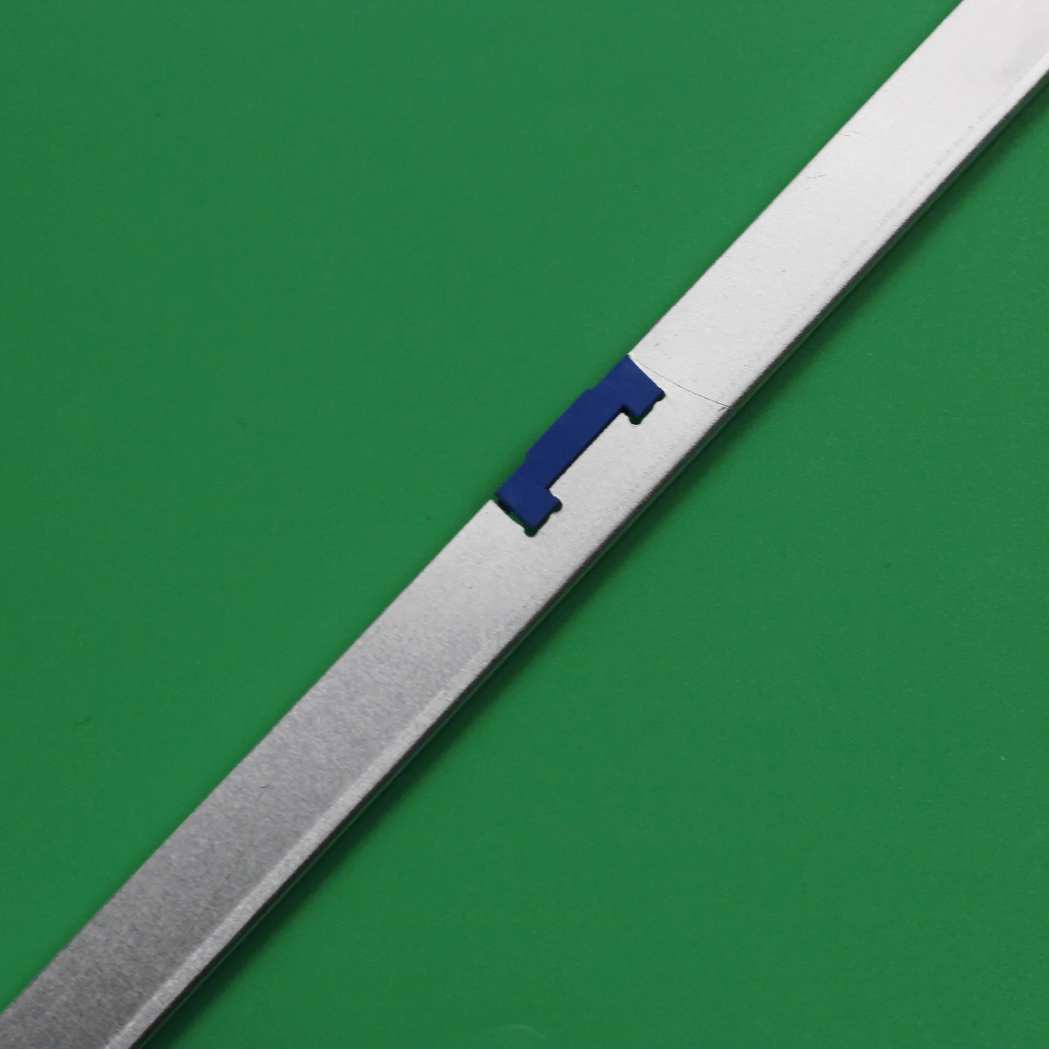 J-177 New LCD TV Backlight Strip V6EY_430SM0_LED56_R3 V6EY_430SM0_LED56_R4 For Samsung UE43M5525AK/5550AU/5570AU/5572AU/5575AU