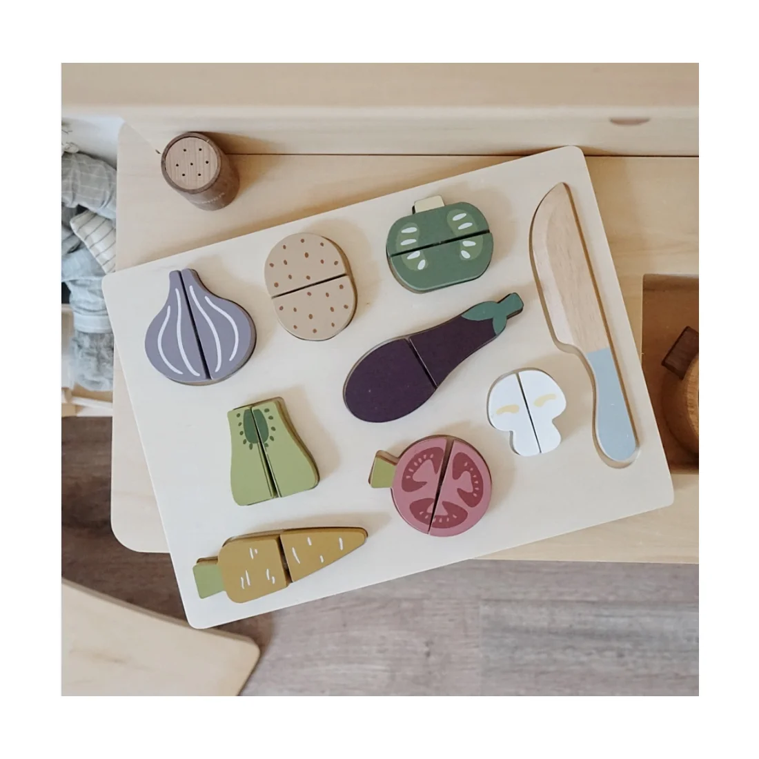 Toddler Jigsaw Cut Fruit Toy Wooden Cutting Vegetable Toy Kid Play Kitchen Cuttable Toy Knife and Tray Wood OEM Unisex ER-TGS096