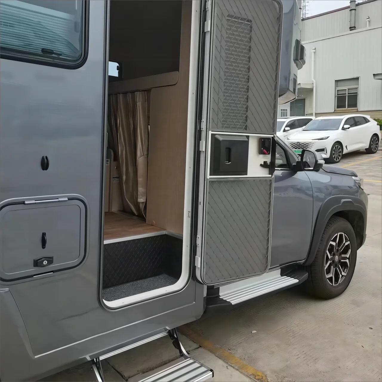 QXN Fengjing RV 6-местный 4WD грузовик для кемпинга
