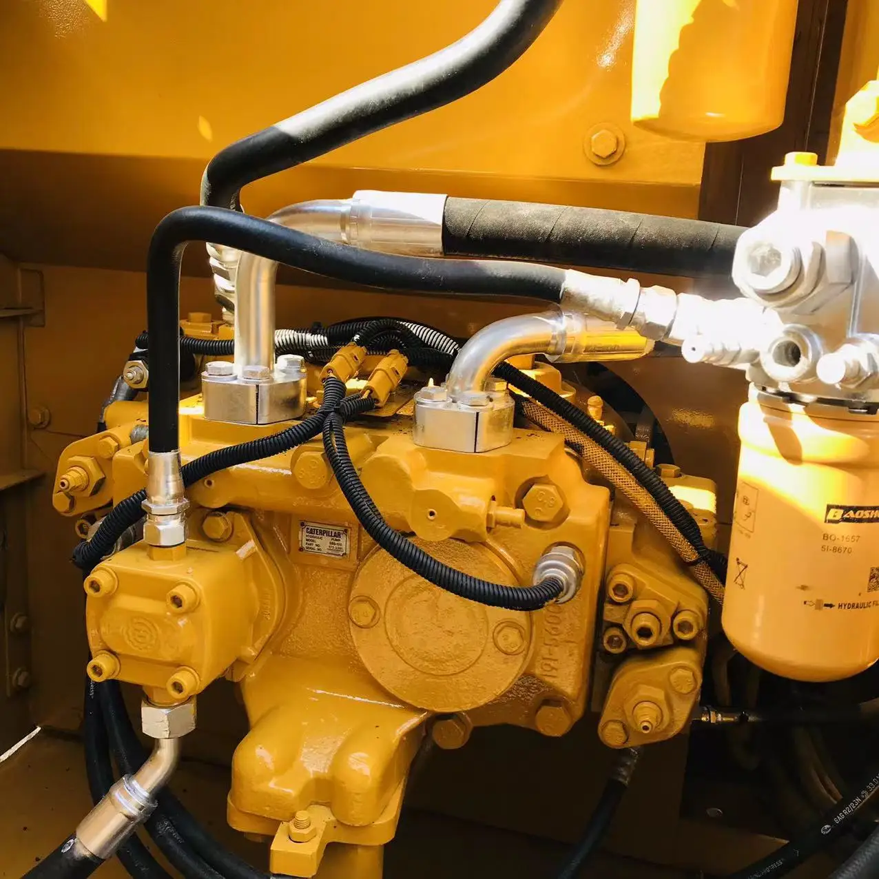 High quality used cat excavators original American CAT 320 20 TON caterpillar boat excavator for sale