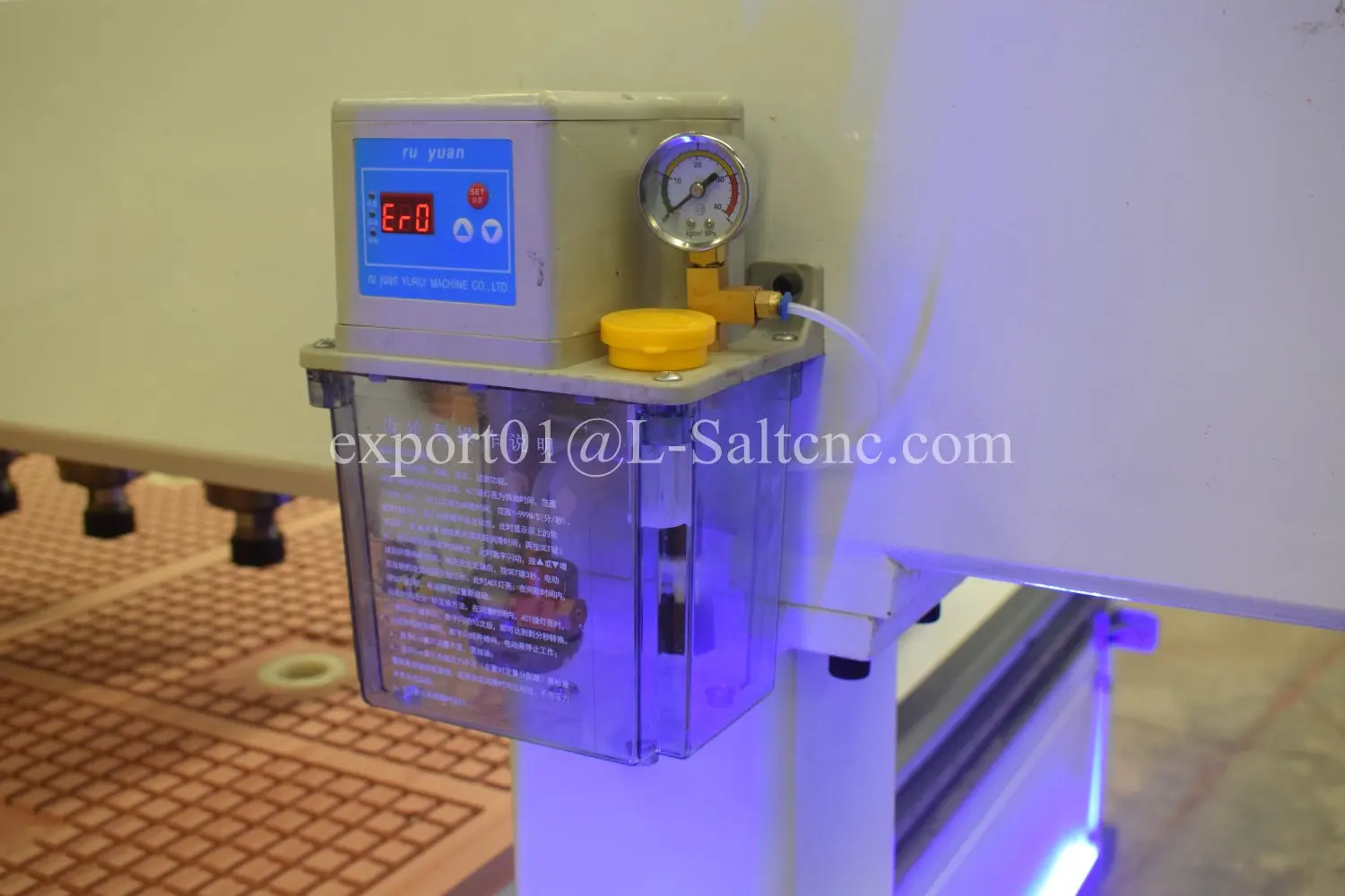 cnc cutting machine low price  1325 ATC CNC Wood Router Carving with Servo motor for cabinet door furniture