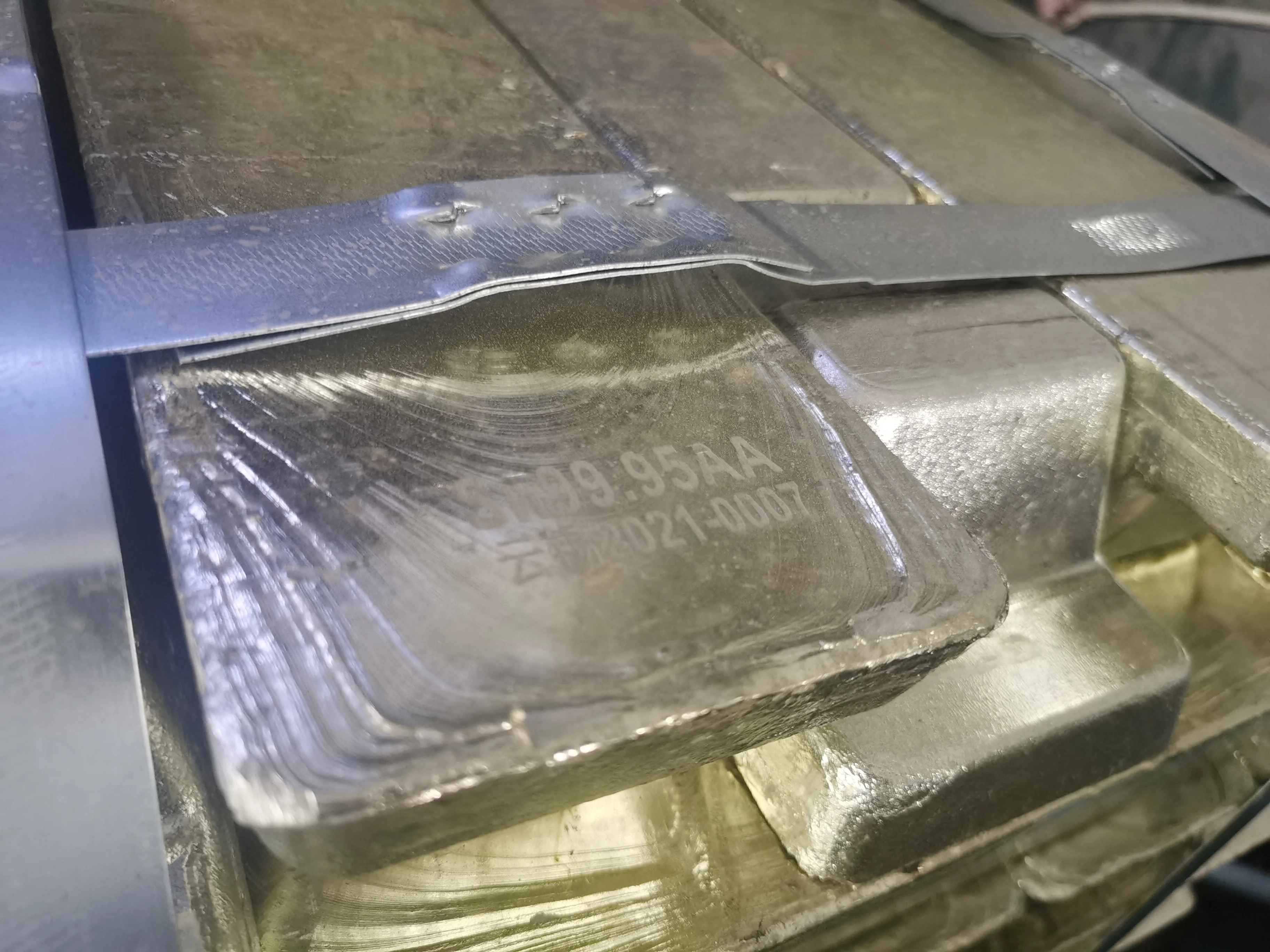 Pure Tin Ingot Cheap Price Big Stock for Sale 99.9% 99.95% 99.99%