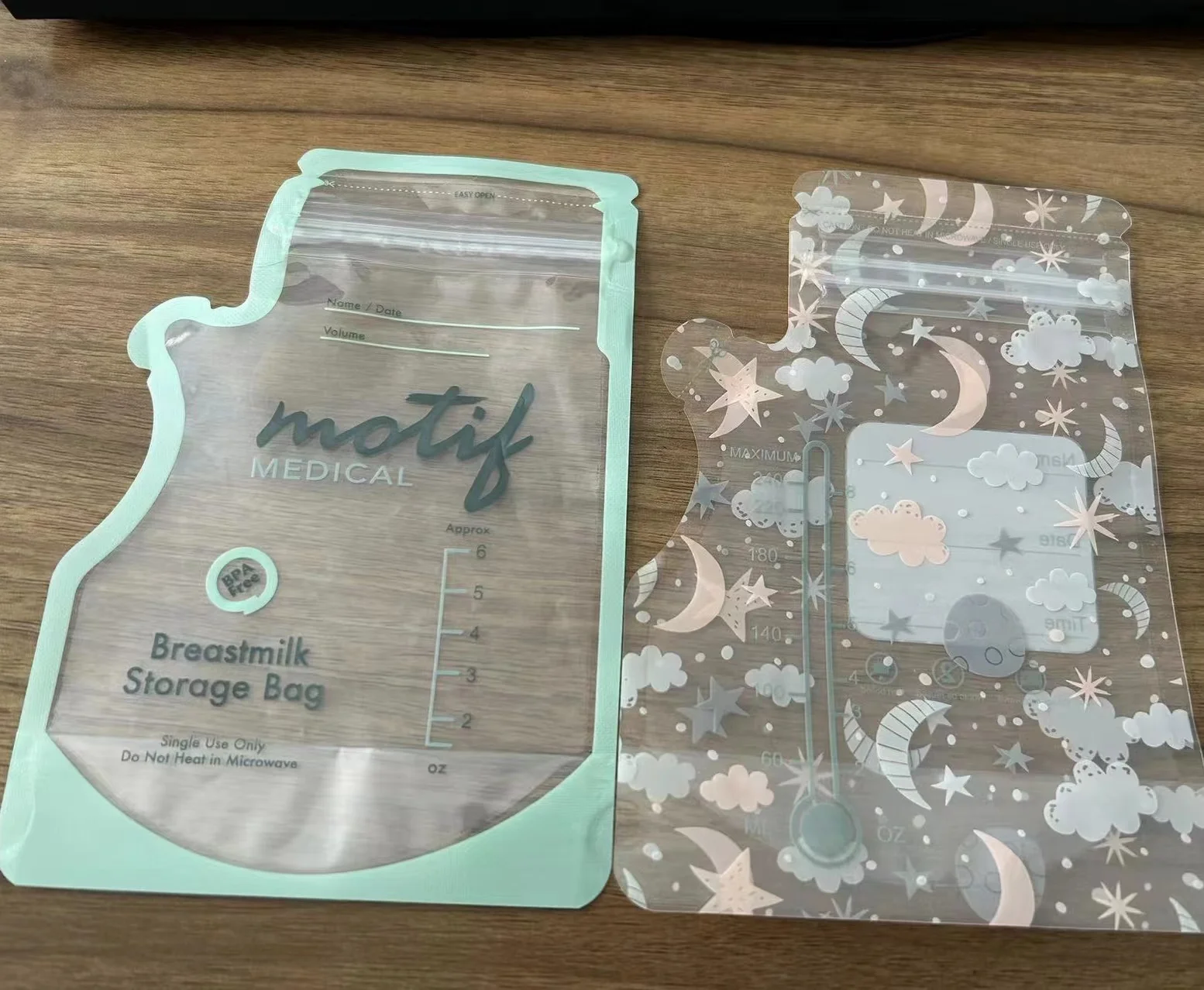 customized label pour design  feeding breast Milk Freezer Storage Pouches 100 counts pack sensor temperature