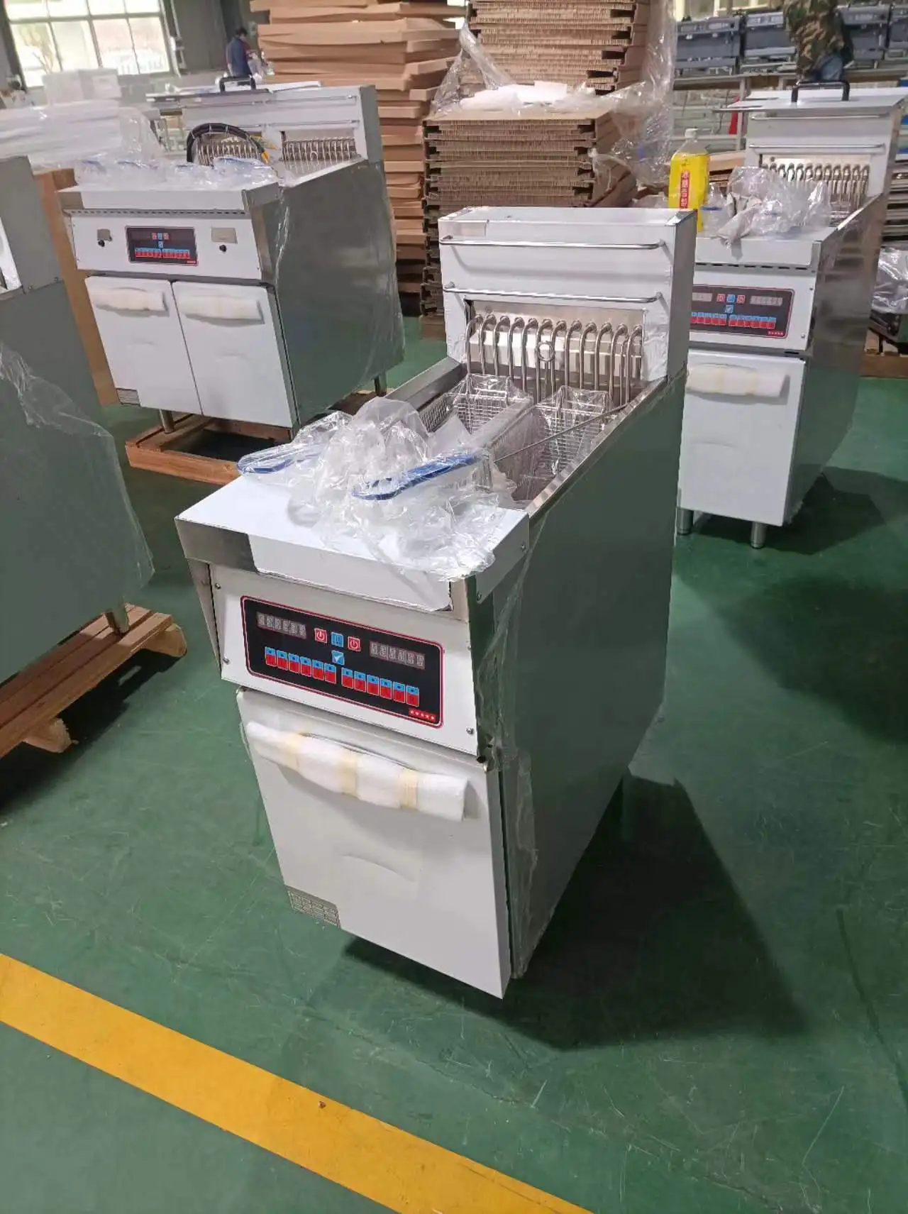 Vertical commercial 1-tank computer digital deep fryer with 2 baskets