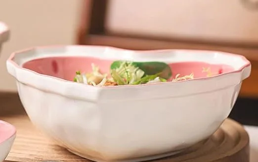 Heart Shape Salad Bowl Sushi Dishes Ceramic Dessert Plate Cute Strawberry Fruit Appetizer Serving Bowl