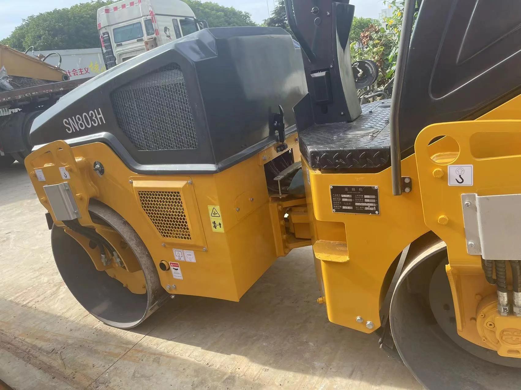 Road roller Caterpillar SN803H CAT compactor CS683 road construction machine single drum road construction roller