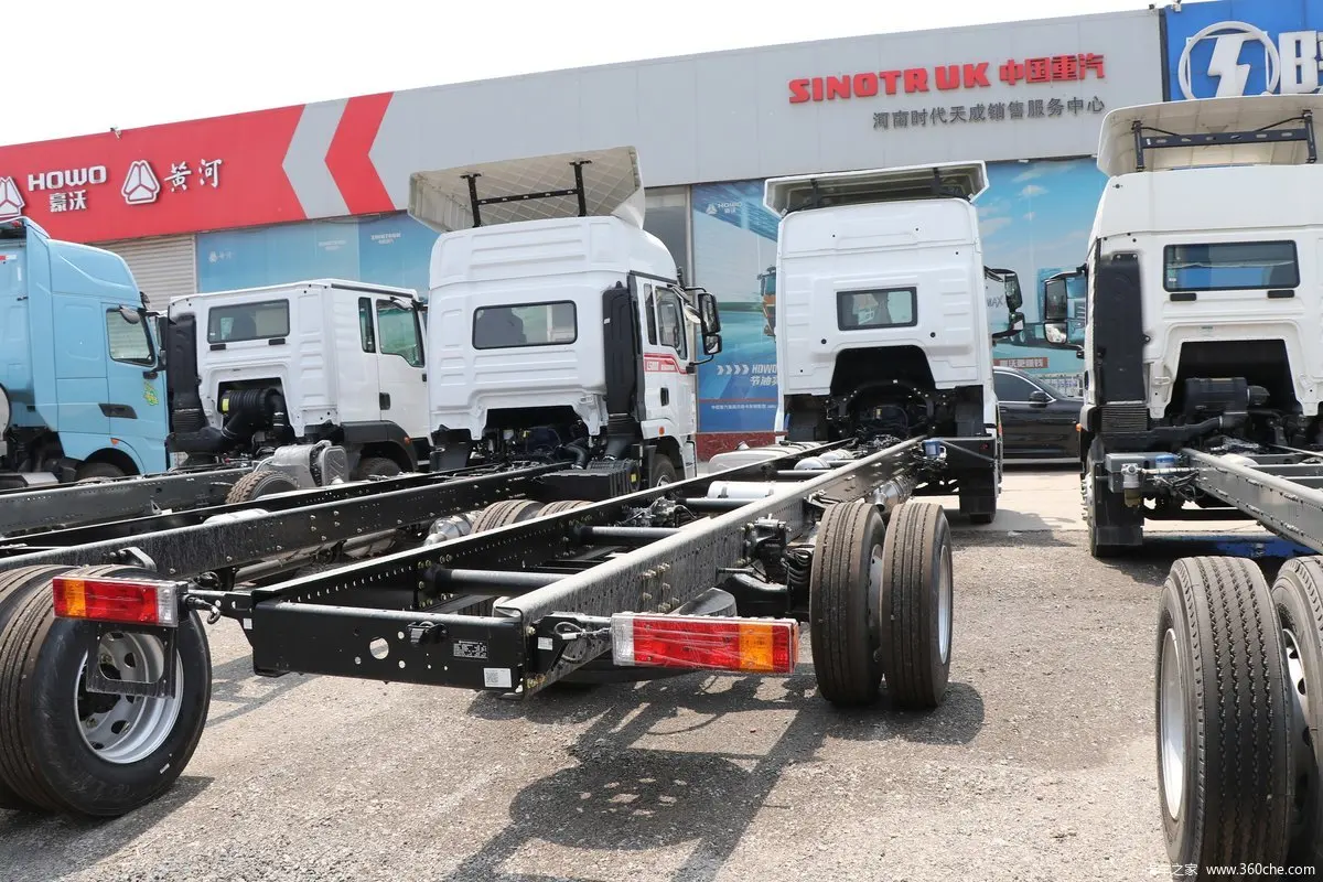 Shaanxi Automobile Group DeLong M6000 Cargo Truck Strength, Efficiency, and Reliability in One Package