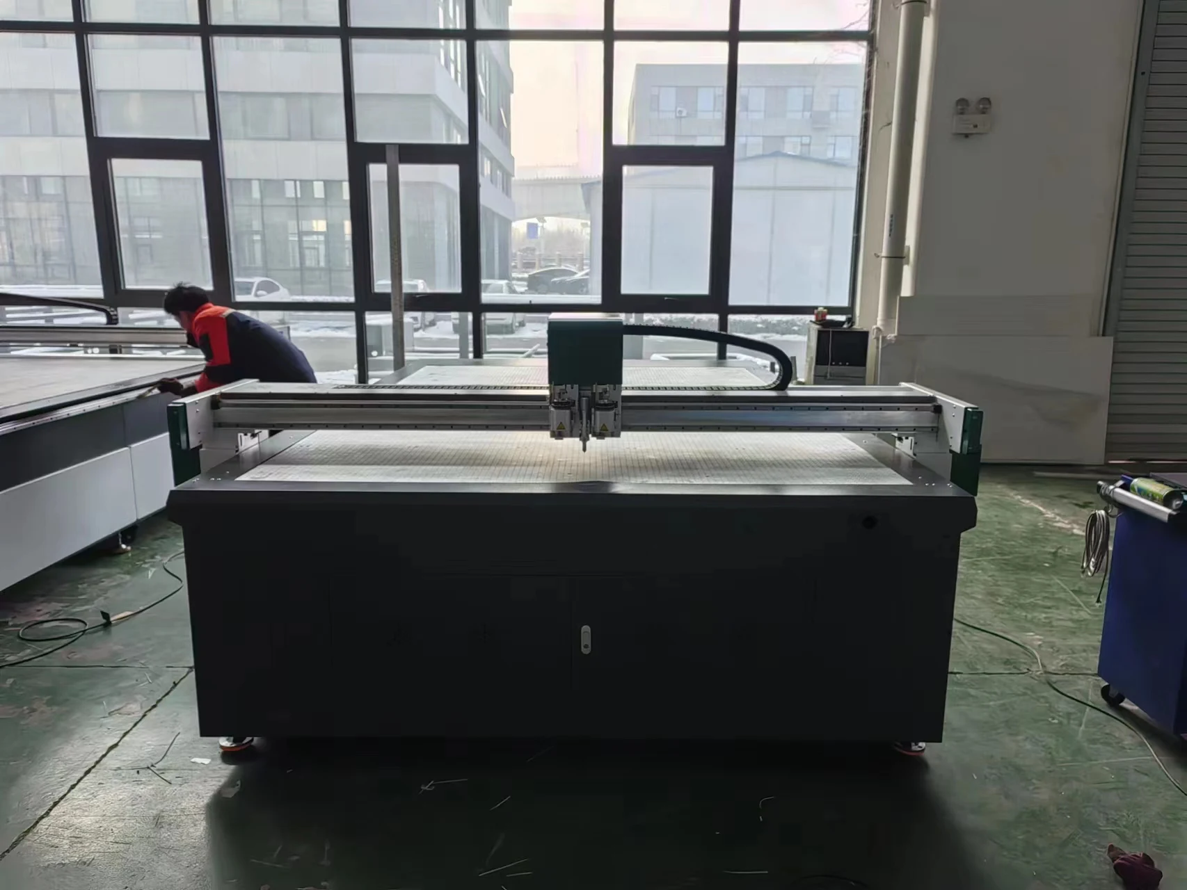 Good Quality cardboard perfume box roll cardboard cutout display cutting machine cnc cutter With good after sales service