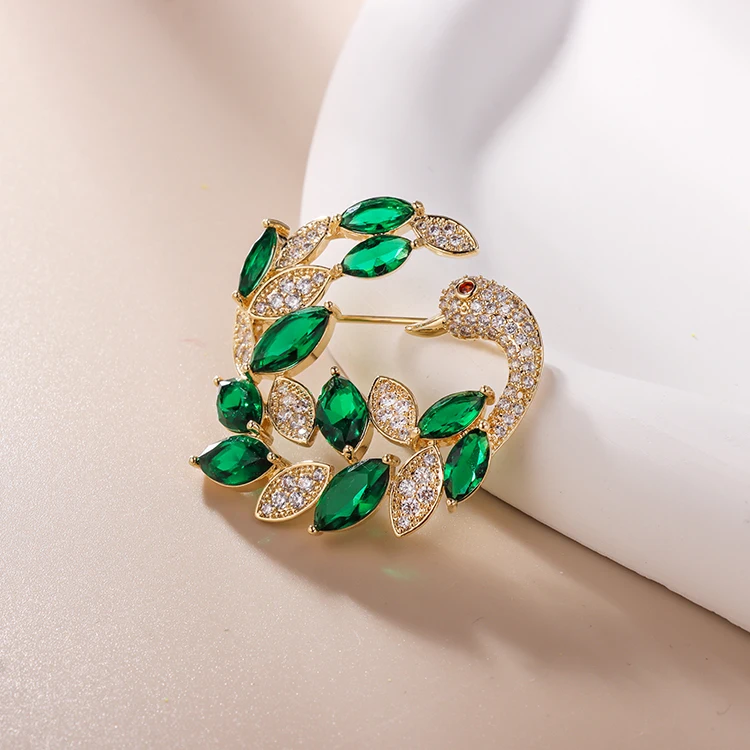 Haosen Women Fashion Jewelry Luxury Cute Animal Corsage Pin New Fashionable Rhinestones Custom Design Brooches