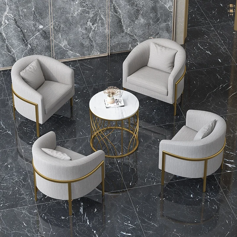 Дешевый обеденный стул с мягкой обивкой в скандинавском стиле, комплект обеденных стульев из европейской ткани, роскошный обеденный стул для ресторана, мебель с подлокотниками