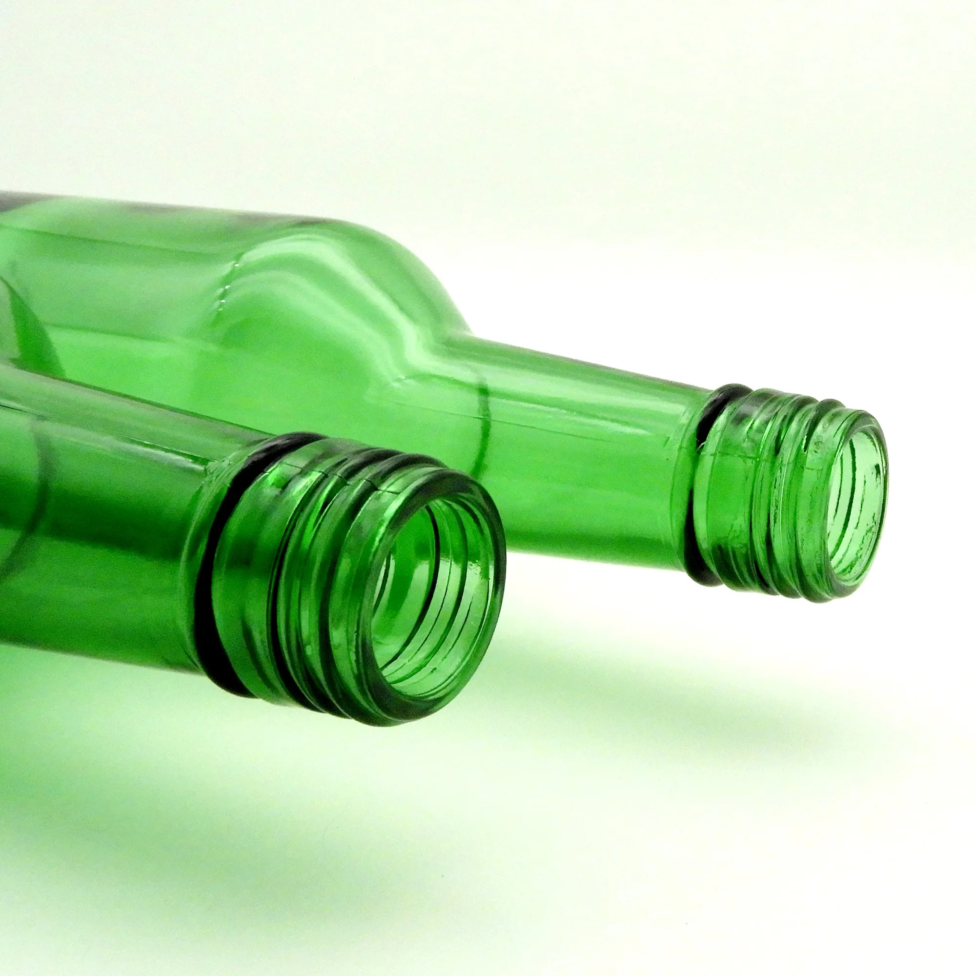 Empty Green Liquor Soda Beverage Glass Bottles Korean Soju Bottle Wholesale