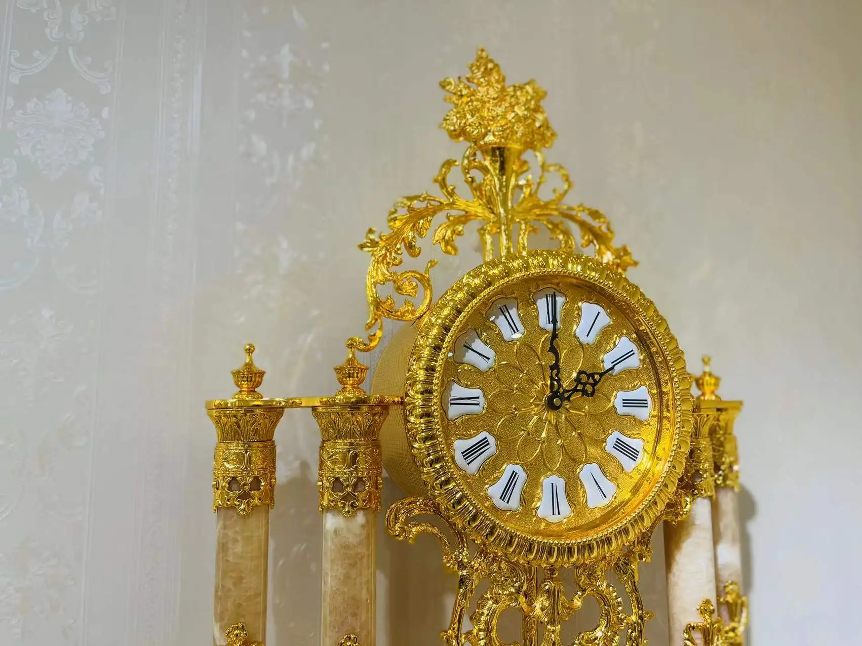 Luxury European Grandfather Clock Living Room Villa Hotel Decoration Floor Clock Golden Crystal Custom Clock