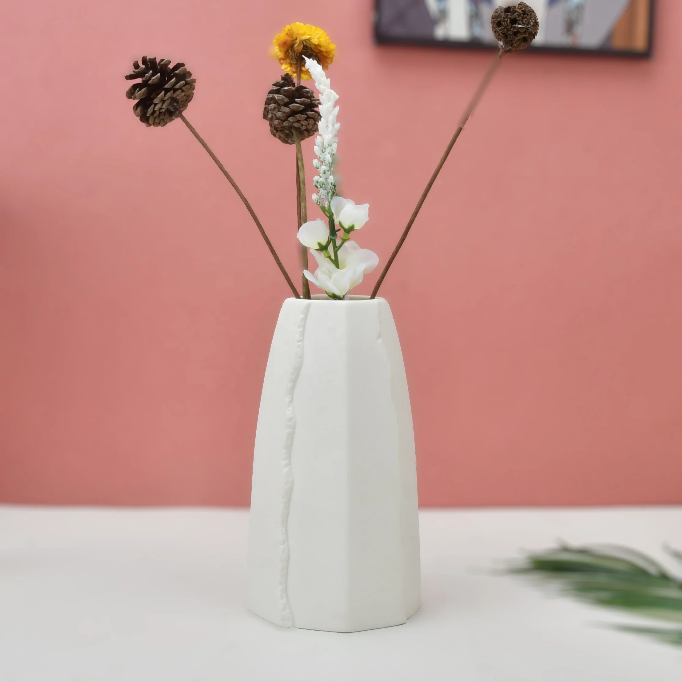 Modern Rustic Farmhouse Decorative Vase for Pampas Grass White Ceramic Vase  Ceramic Formwork shell Flower Vase Home Decoration