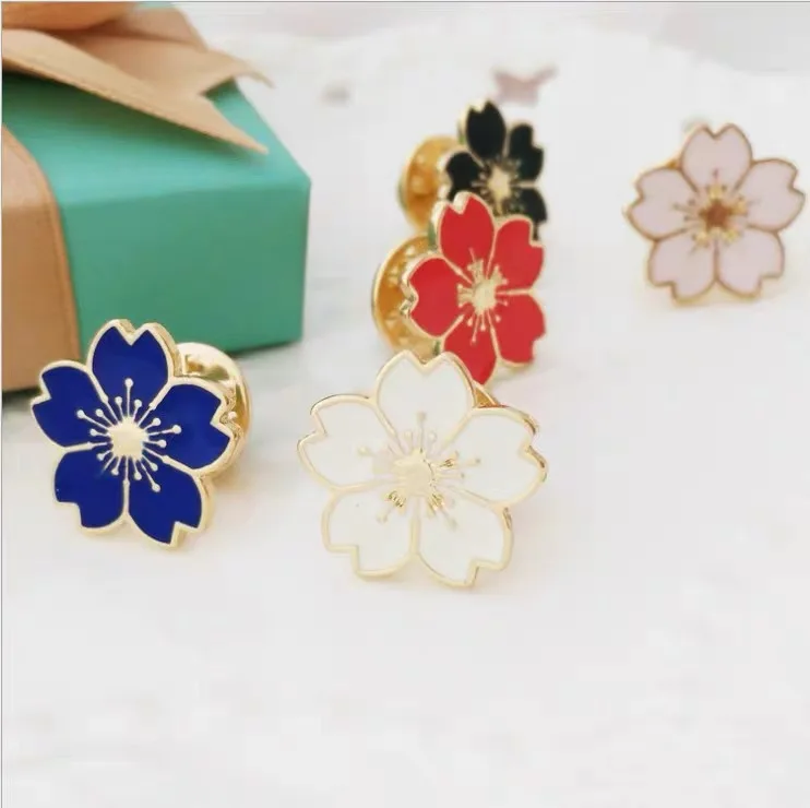 Kunsha Manufacture Customized Metal Enamel Badge Birthday Pin Holiday Celebration Pin Souvenirs Butterfly Custom Folk