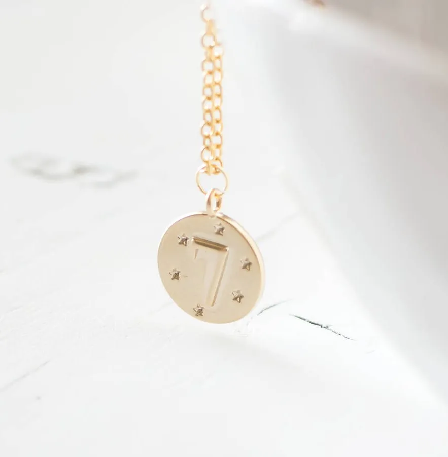  Inspire jewelry Ins популярный дизайн счастливые номера 7 гравировка бирка кулон ожерелье с именем на заказ логотип позолоченное для женщин 2020