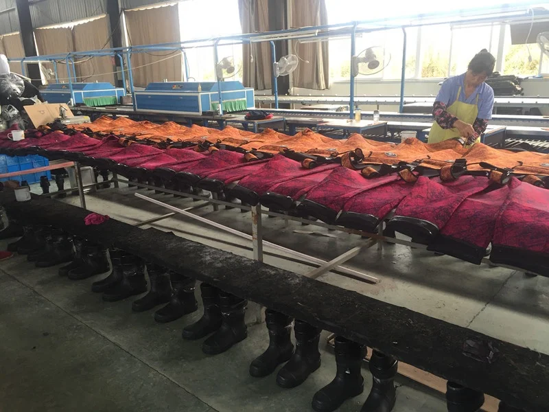 Women Orange Camouflage Neoprene Hunting Waders