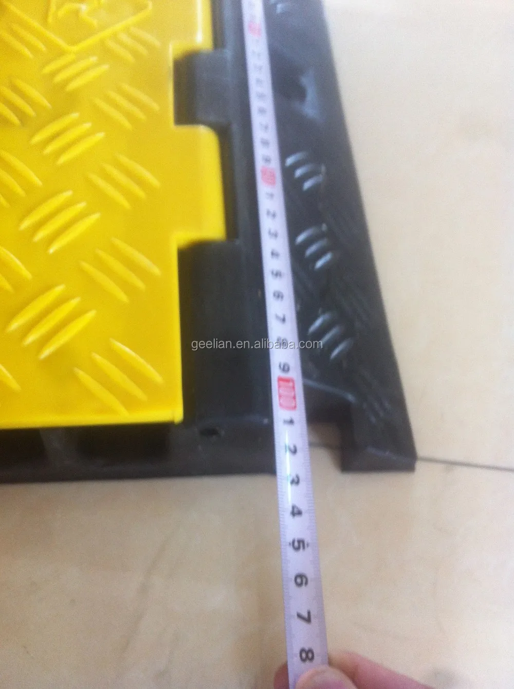 New Style Rubber Floor Cable Cover 3 Channel Black and Yellow Cable Protector Ramp Straight Cable Covers Hump