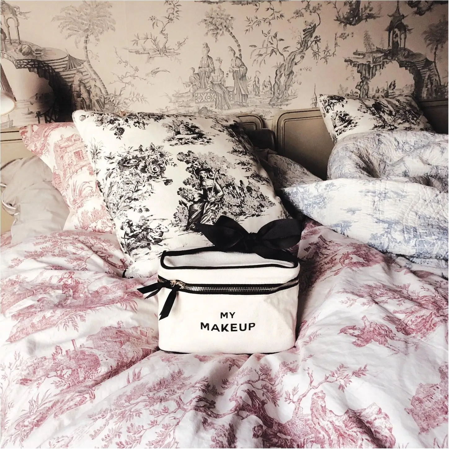 Canvas Cosmetic Bag New Fashion High Quality Oem/Odm Popular New Arrivals Hot Sale Low Price Travel Prayer Mat With Bag Muslim