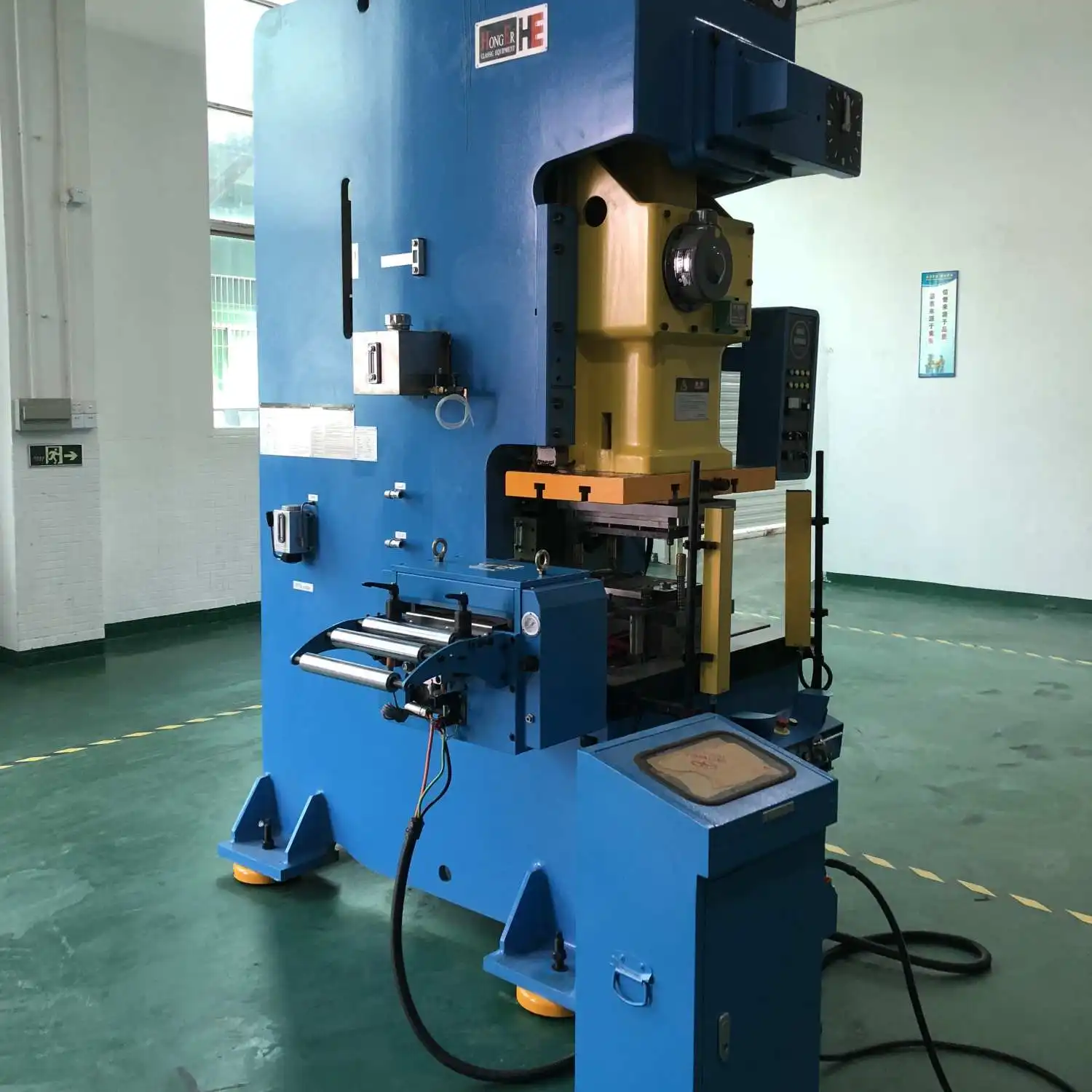 High Precision Power Punch Press Machine With Decoiler Straightener NC Feeder Machine For Metal Hardware Parts Stamping