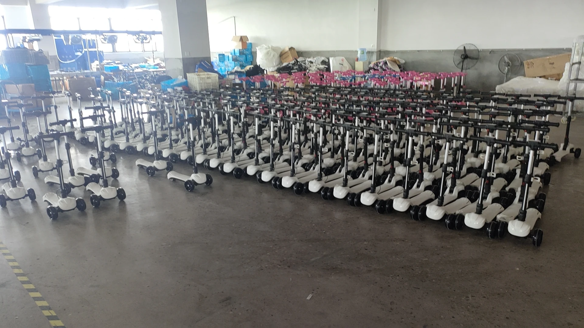 kick scooters & foot scooters Cheap Wholesale 3 wheel Kids scooter can be folded 5-12 years old for children