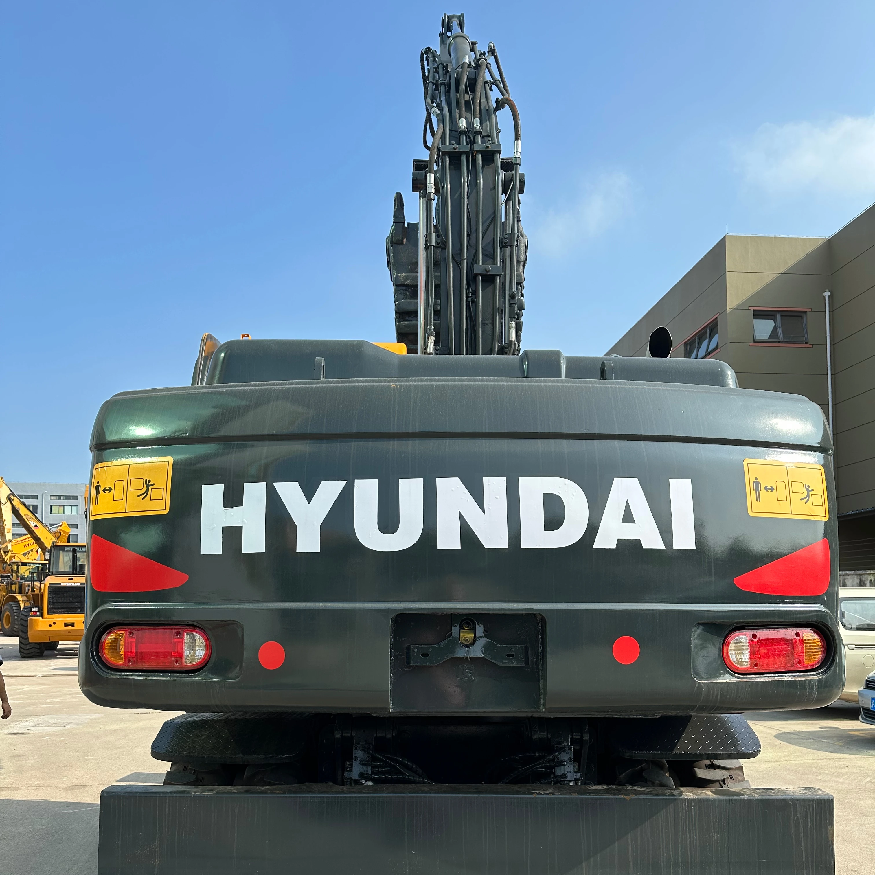 Hyundai 210 wheel excavator 210w-9 excavators  Heavy machinery construction equipments for sale 210w with tires Korea used car