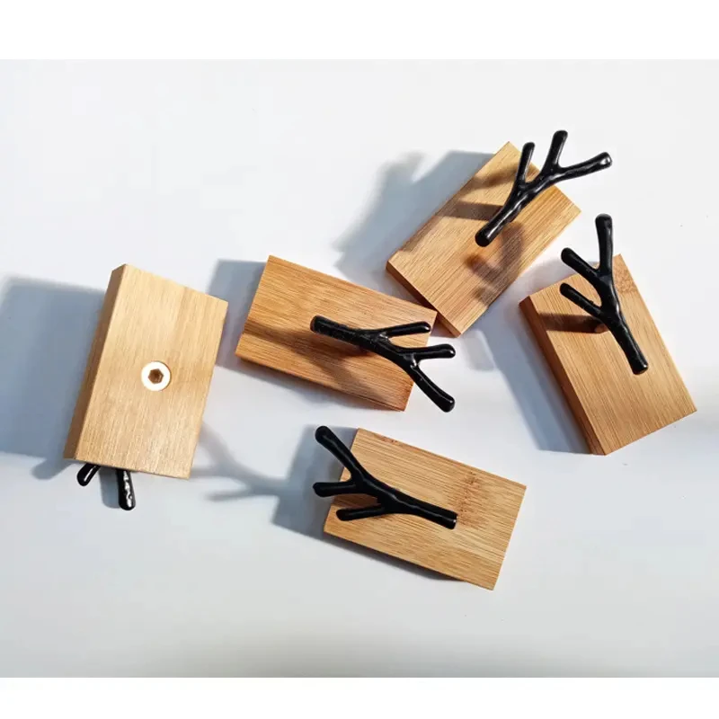 Creative New Iron Art Tree Branch Hook Solid Wood Wall Hanging Clothes and Hats Key Storage Wall Sticky Hook
