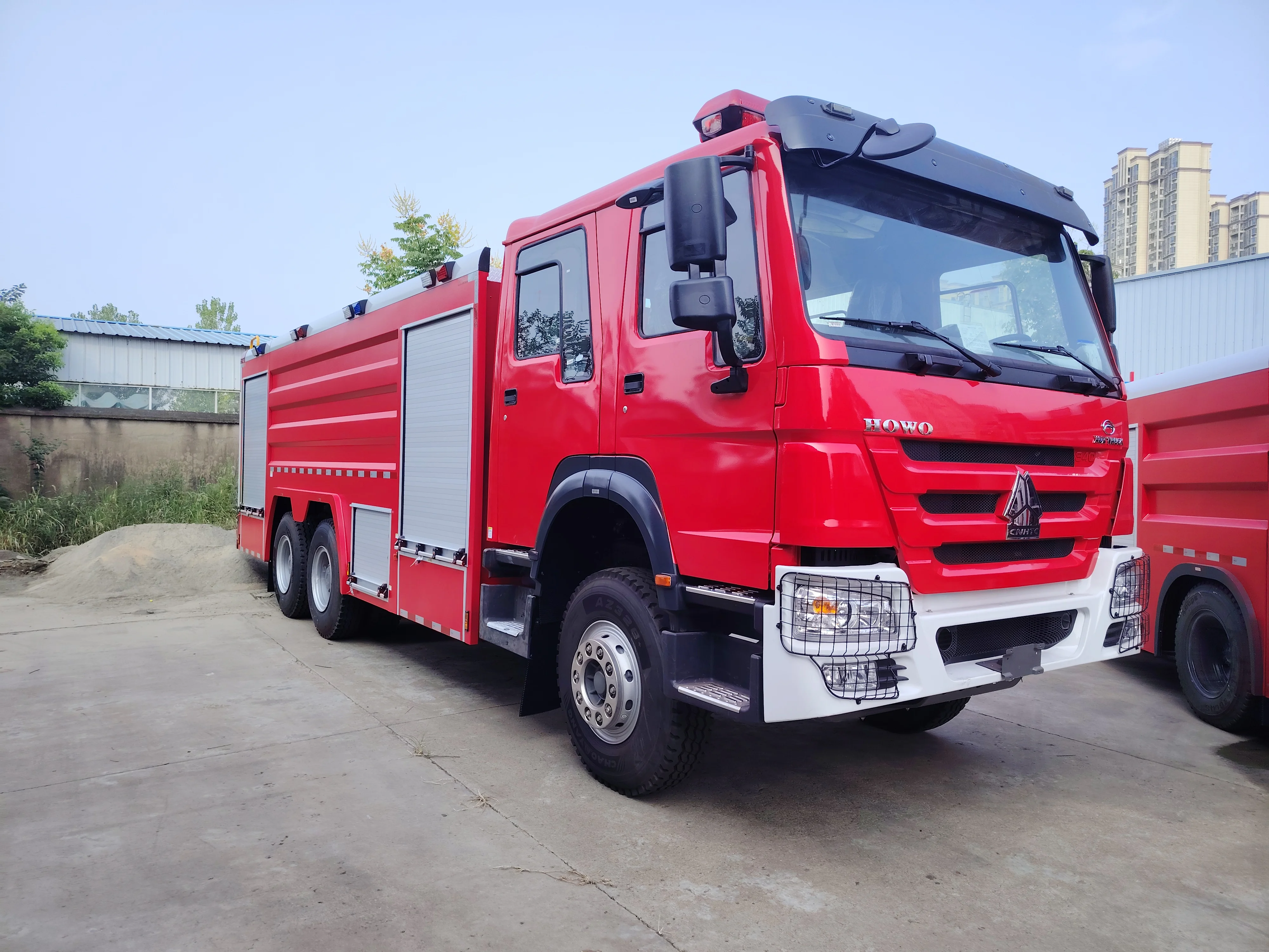 China CNHTC HOWO 16 tons with water tank foam fire truck Emergency rescue truck Suitable for fighting oil fires