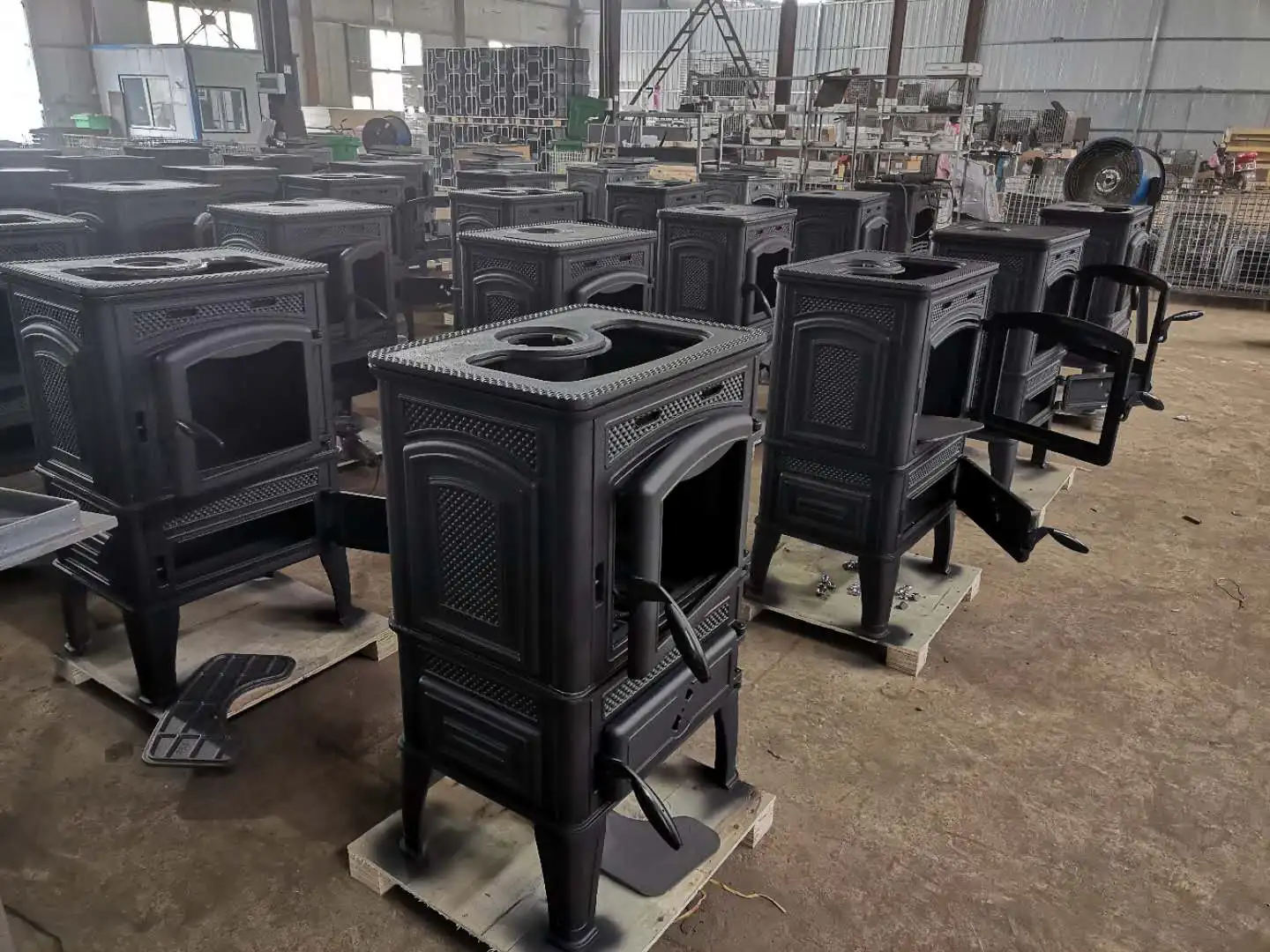 BHB Matte black paint cast iron wood burning stove