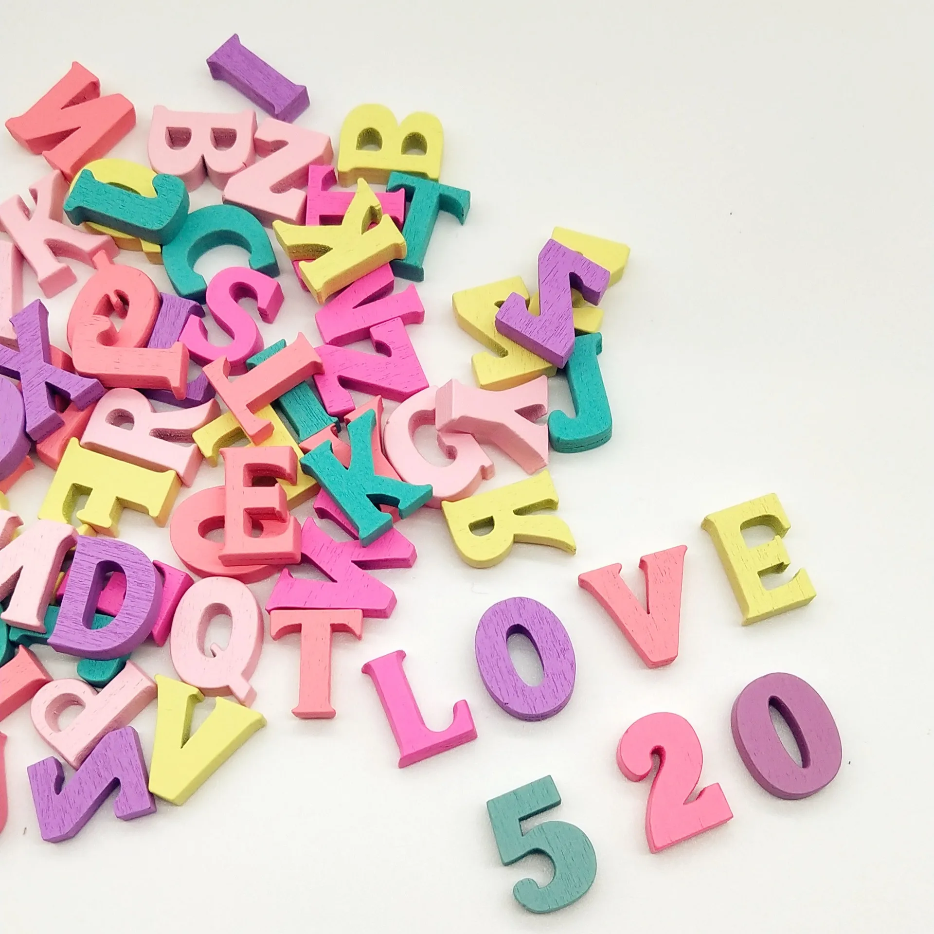 100pcs Candy Colors Mixed Wooden Alphabet Letters for DIY Scrapbooking Craft Wedding Party Home Decoration Wood Numbers