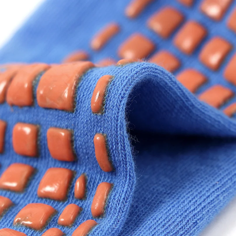 Нескользящие носки для батута, нескользящие носки для батута