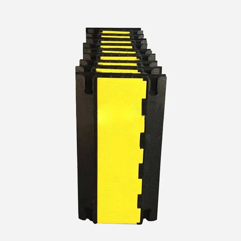 Резиновый протектор кабеля желтой оболочки 900*500*50 мм оптом